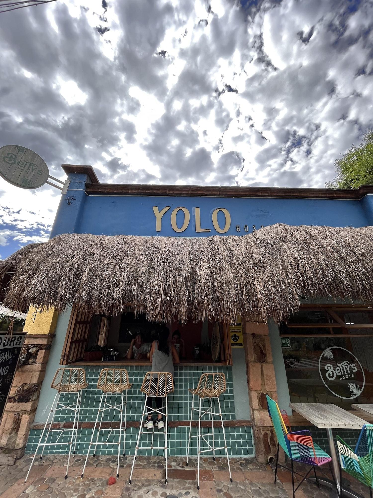 Vista Exterior YOLO HOSTEL MEDELLIN