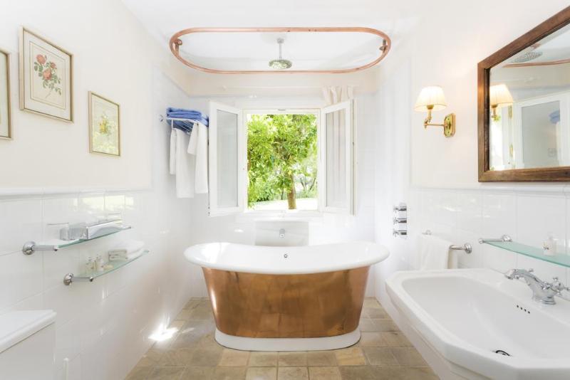 Baño Hotel La Fuente de la Higuera