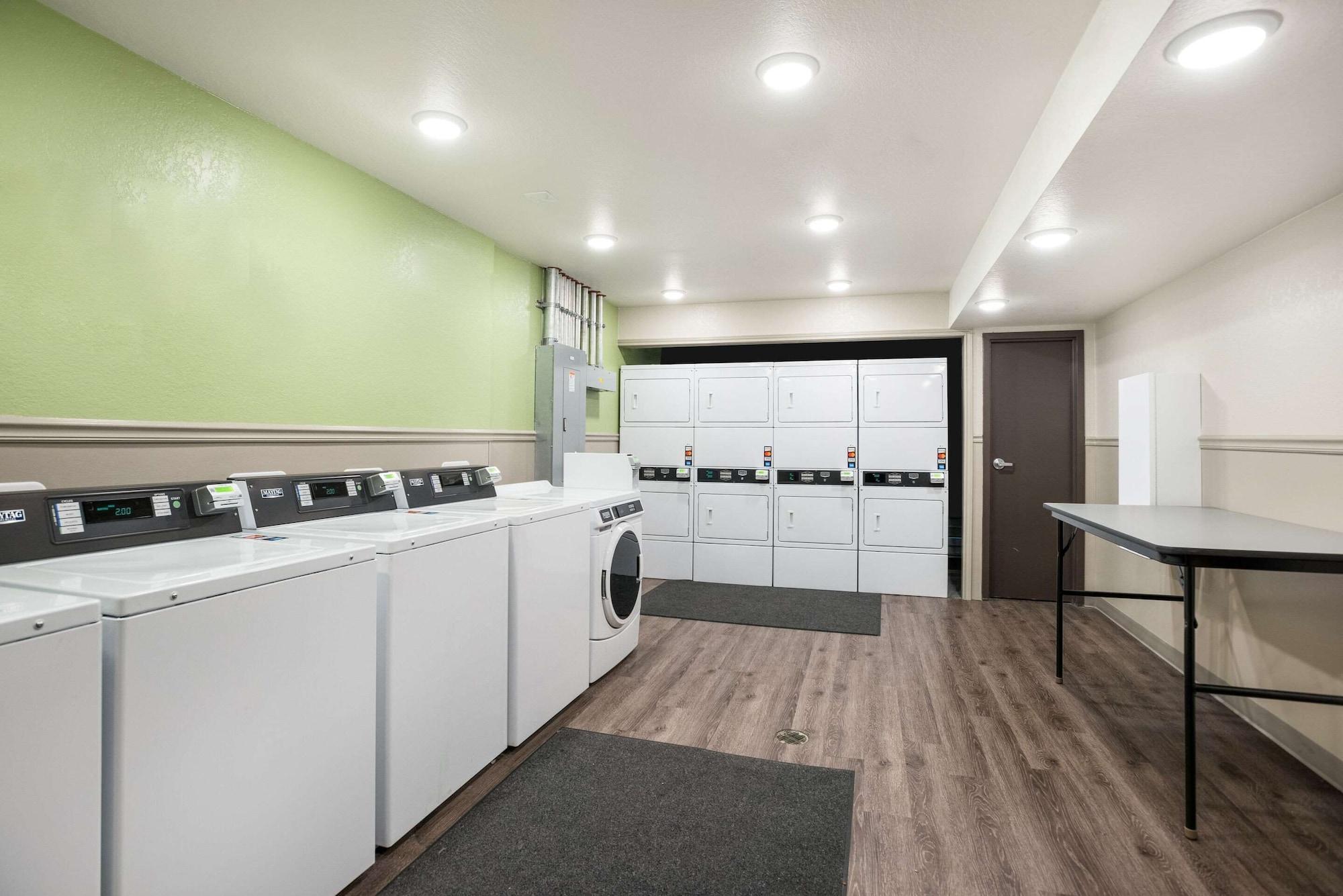 Comodidades del Alojamiento WoodSpring Suites Sulphur - Lake Charles