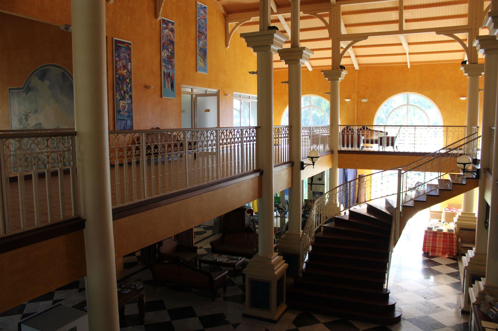 Vista Lobby Serinity