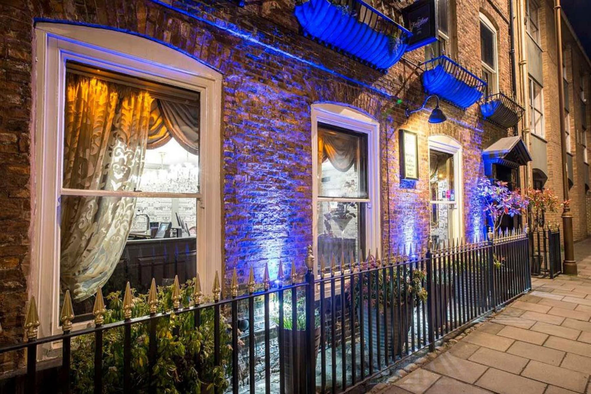 Vista Exterior OYO The Townhouse