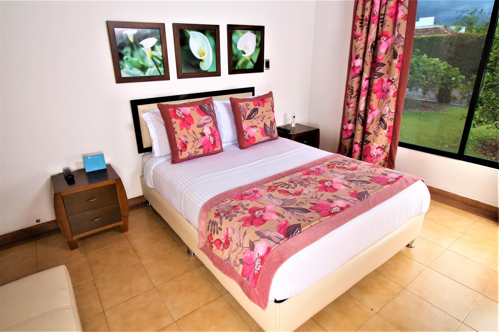 Varios Amazilia Hotel