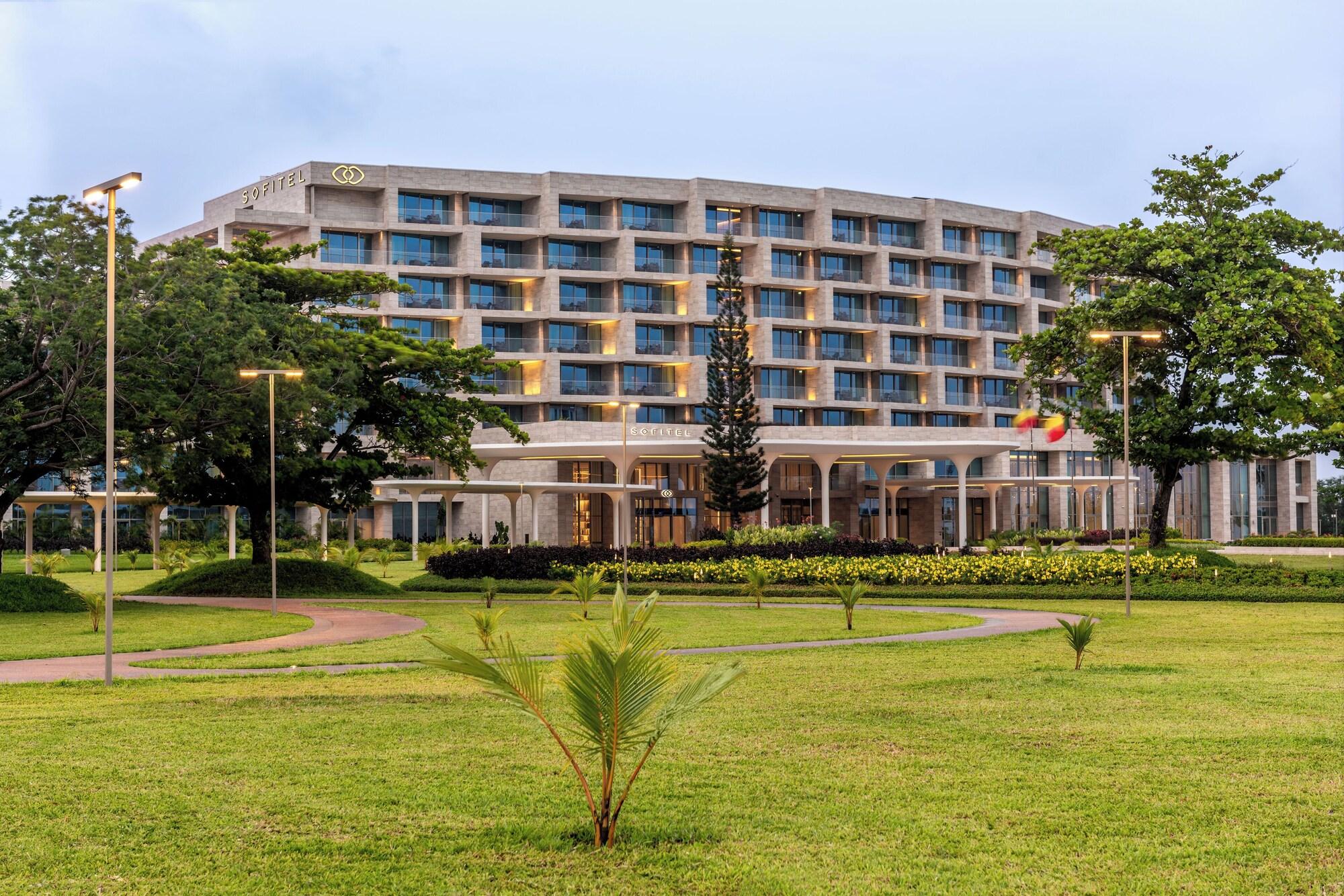 Vista Exterior Sofitel Cotonou Marina Hotel & Spa