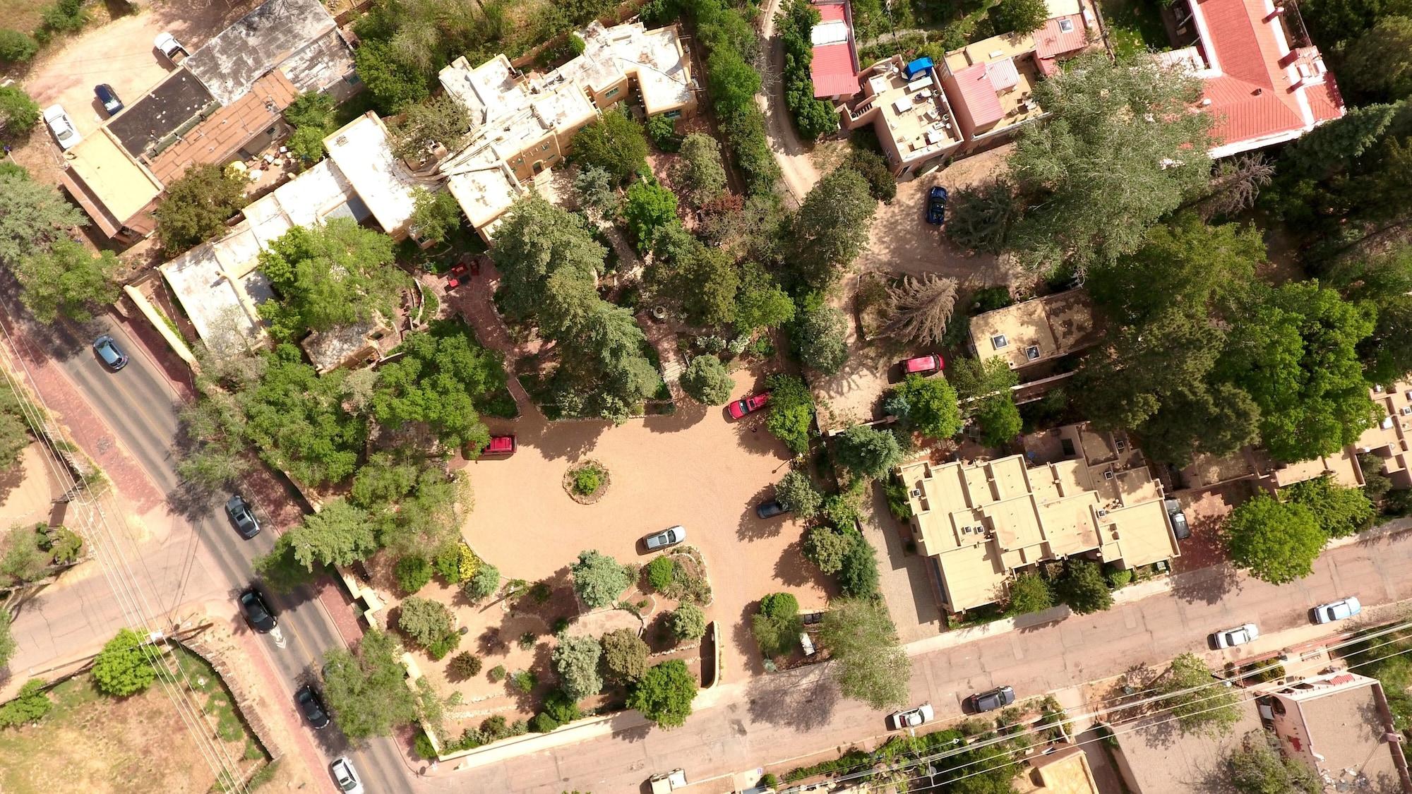 Vista Exterior Inn Of The Turquoise Bear