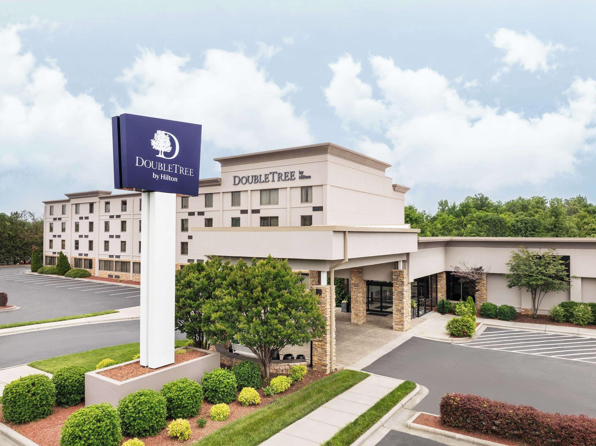 Vista Exterior DoubleTree by Hilton Greensboro Airport