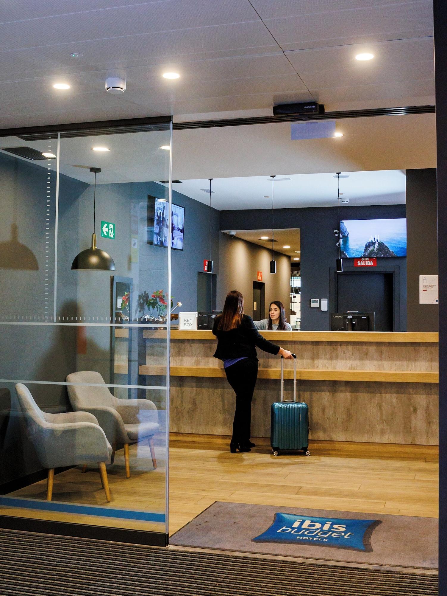Vista Lobby ibis budget Logroño Centro