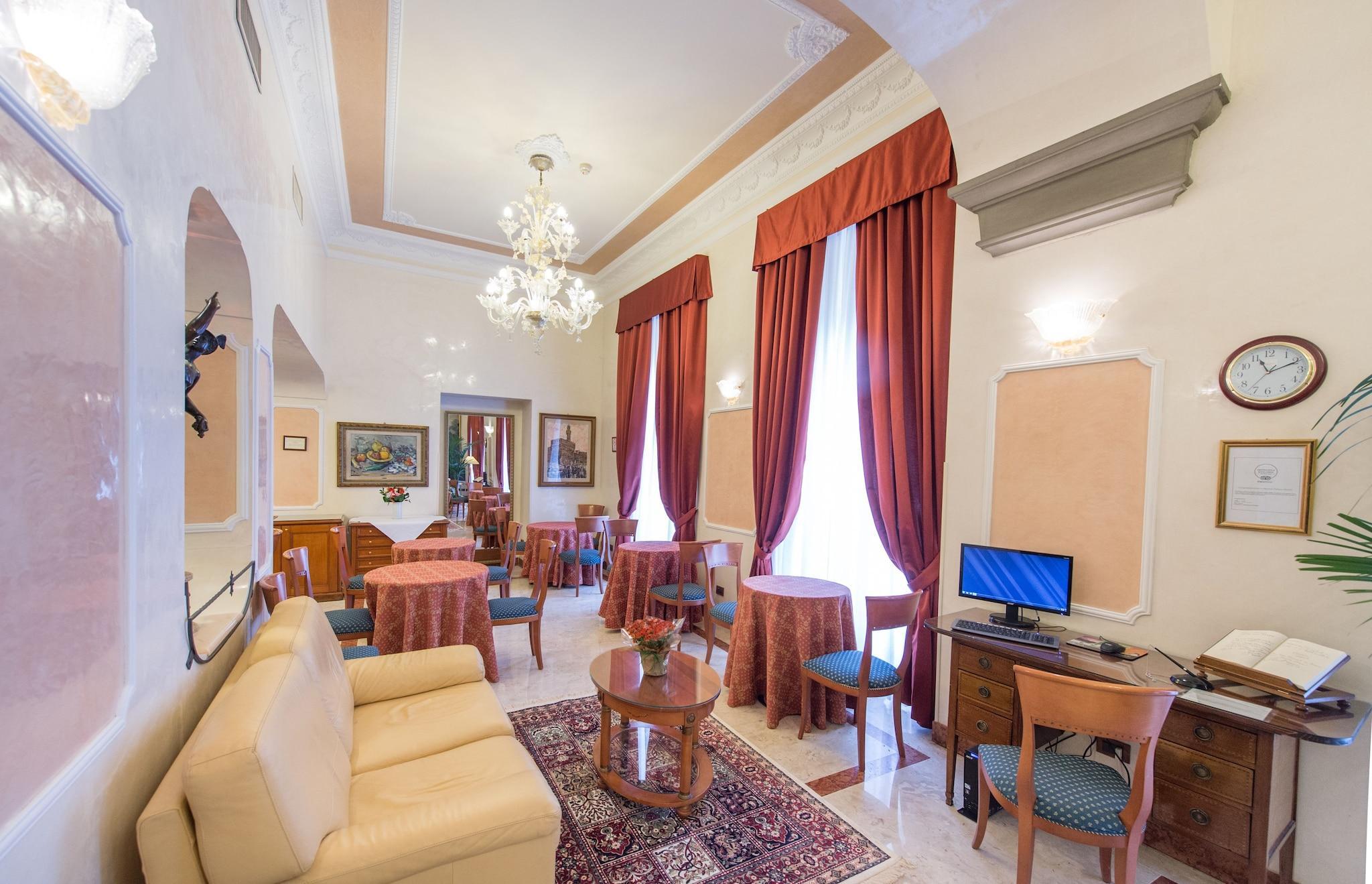 Vista Lobby Strozzi Palace Hotel