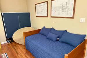 Arriendo temporal - Suite44 - Large Sunny 1-BR Suite w/ Backyard+Patio