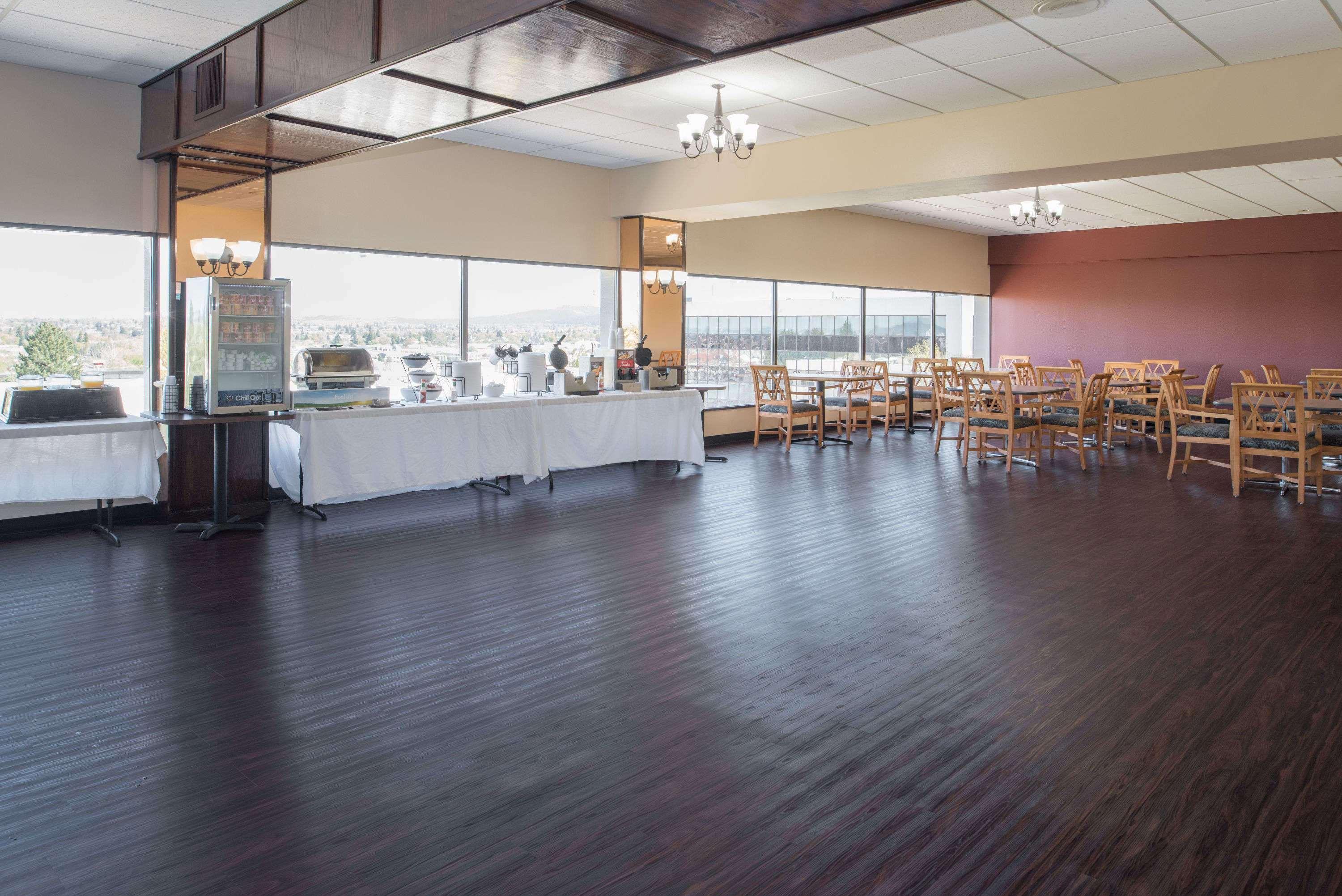 Restaurant Ramada by Wyndham Downtown Spokane