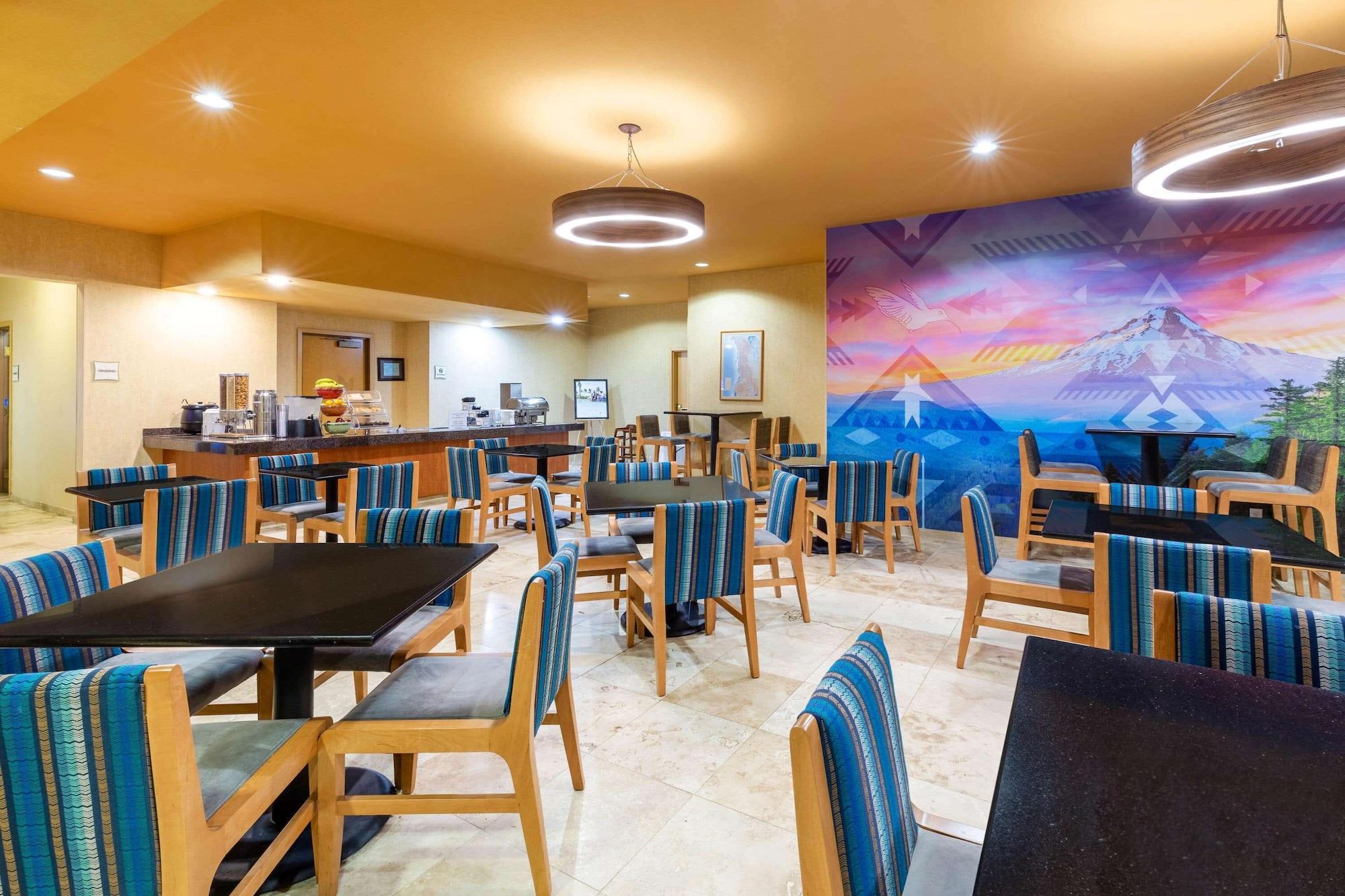 Restaurant La Quinta Inn & Suites by Wyndham Vancouver