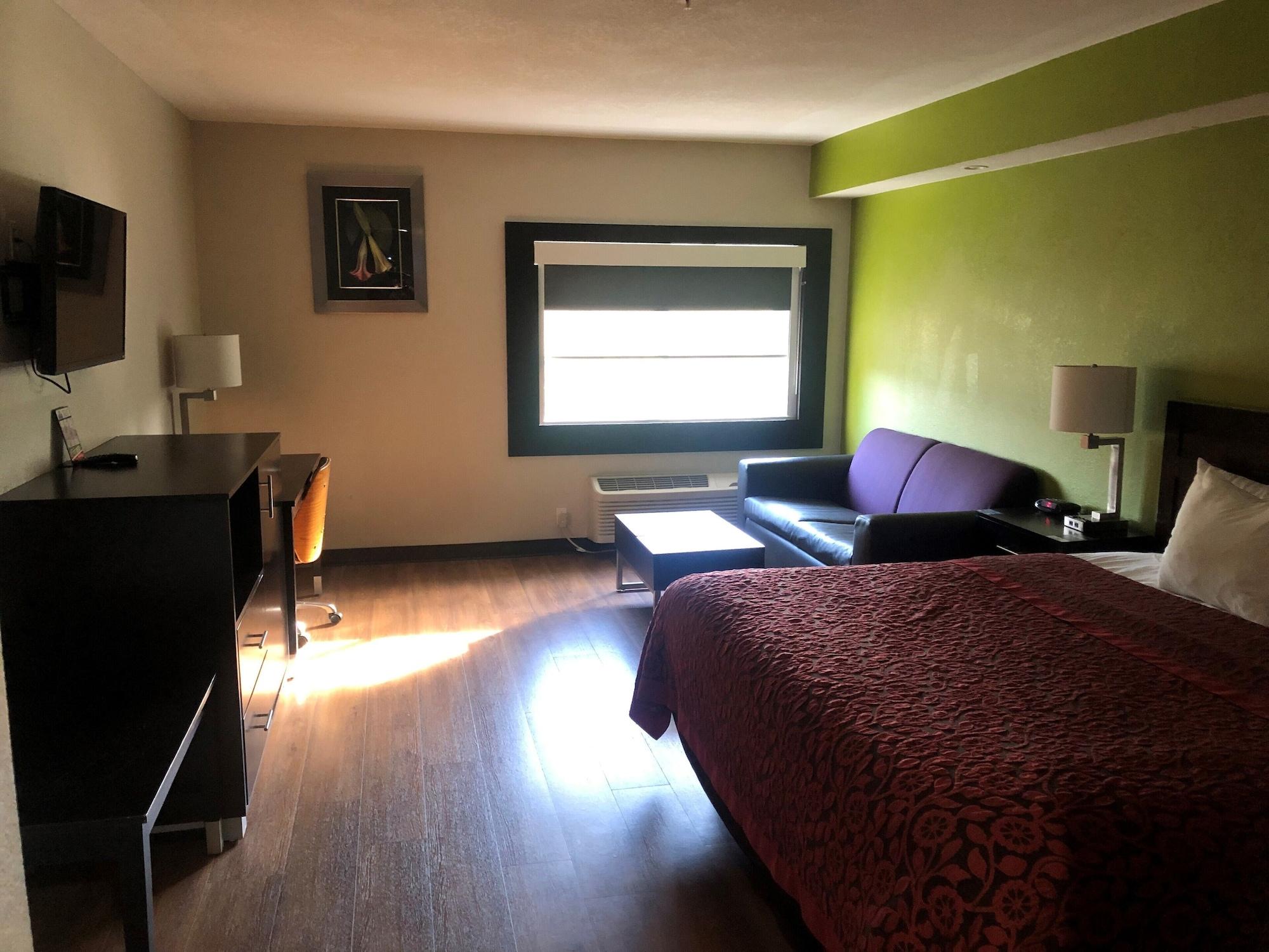 Habitación Days Inn & Suites by Wyndham Bonita Springs North Naples
