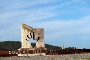 Actividad - Visita a las Cuevas de Monte Castillo y Arte Rupestre