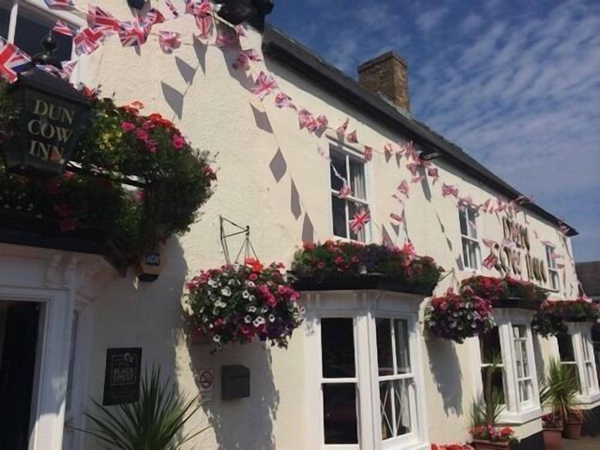 Vista Exterior Dun Cow Inn