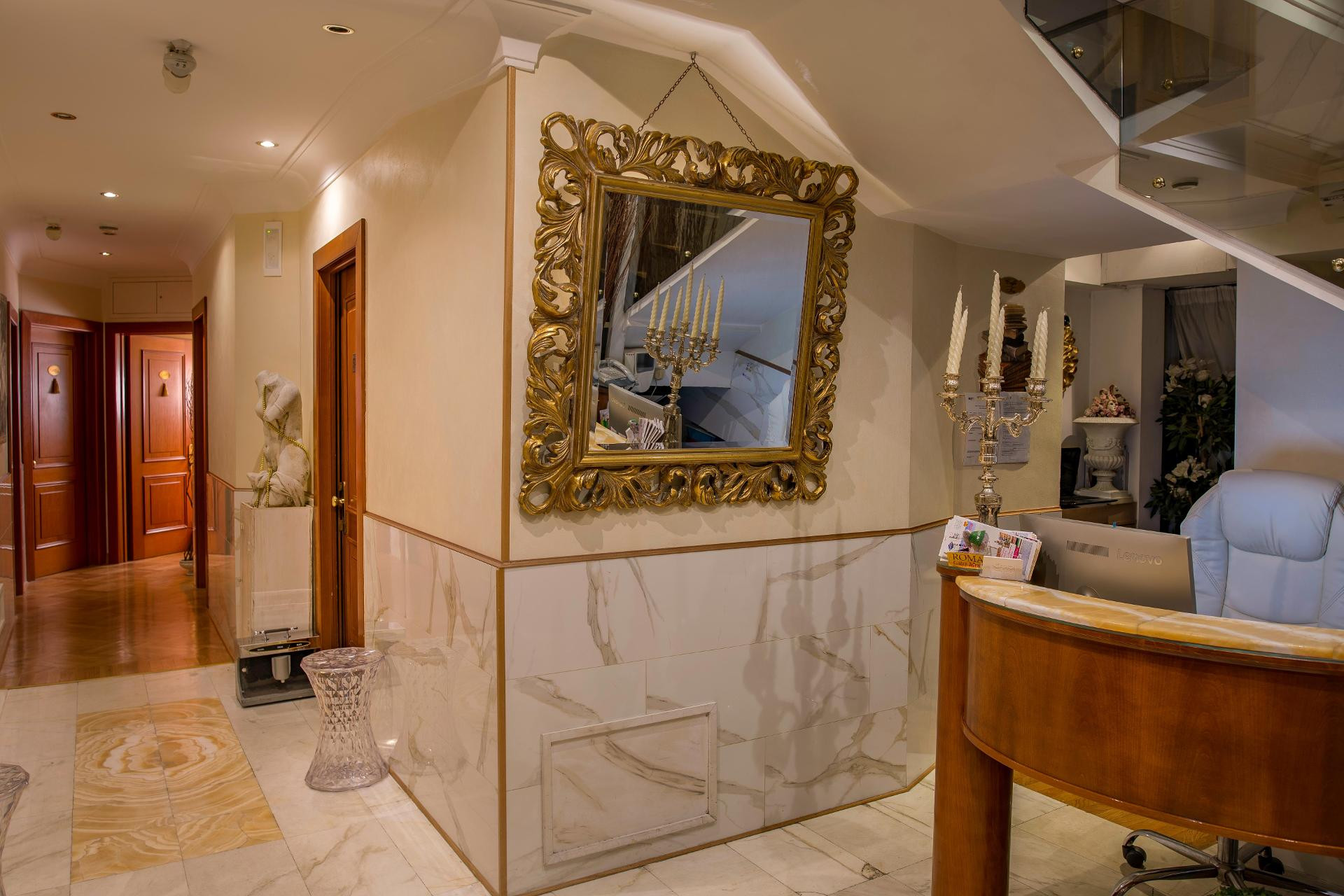 Vista Lobby Luxury Rooms H 2000 Roma
