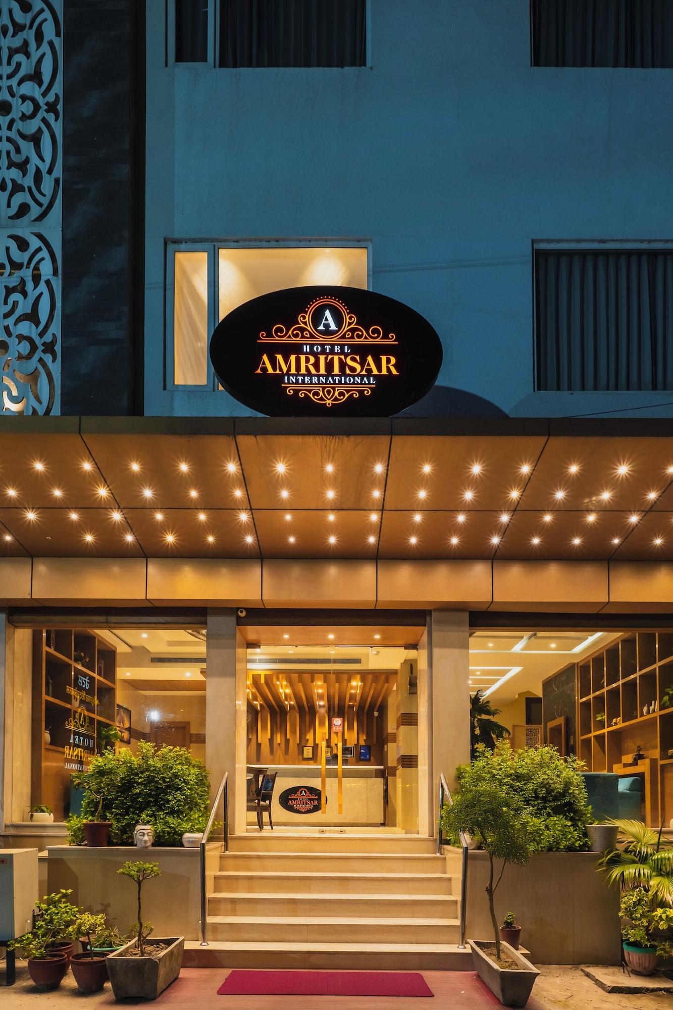 Vista Exterior Hotel Amritsar International