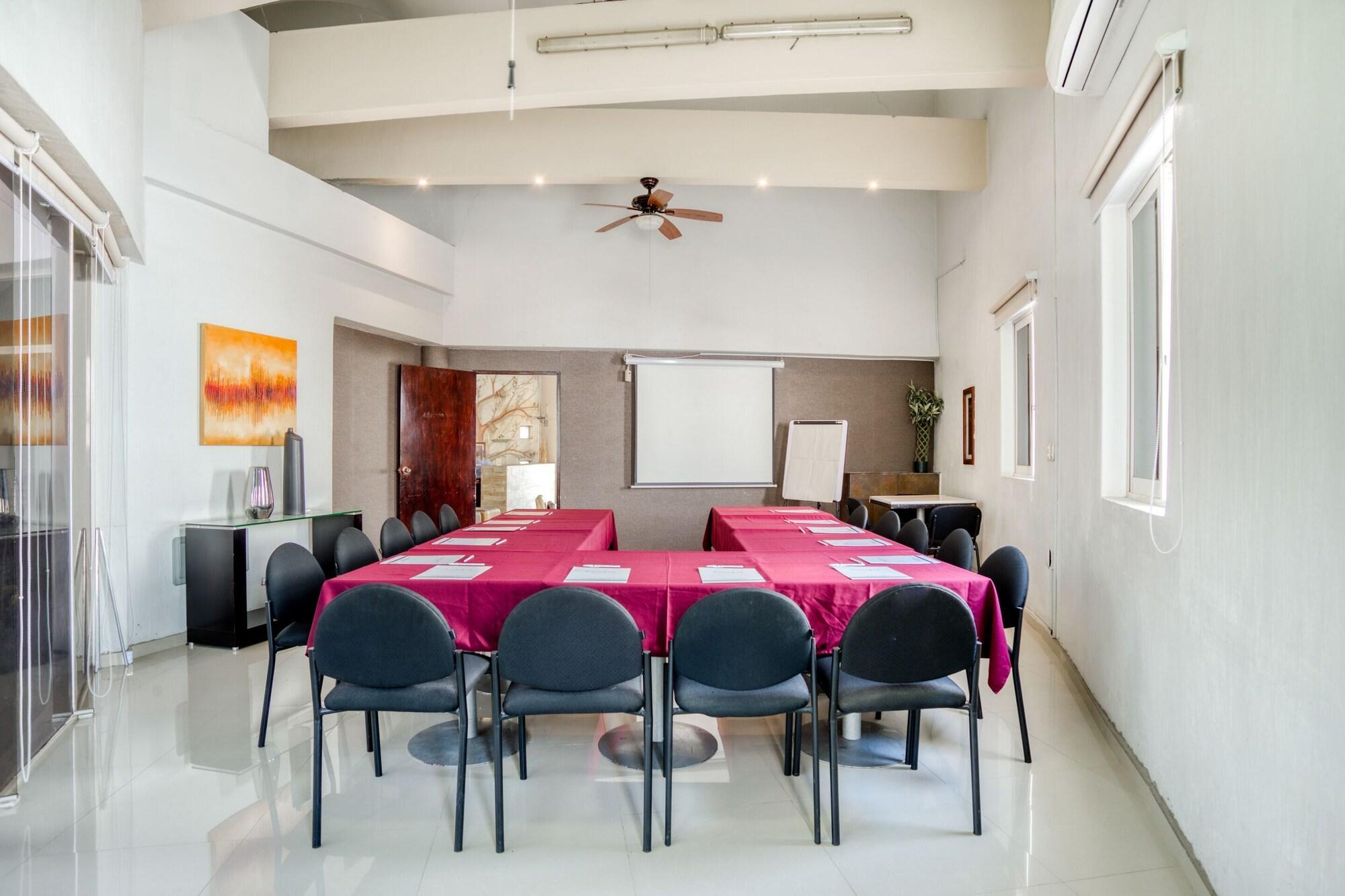 Sala de Reuniones Hotel Maioris Guadalajara