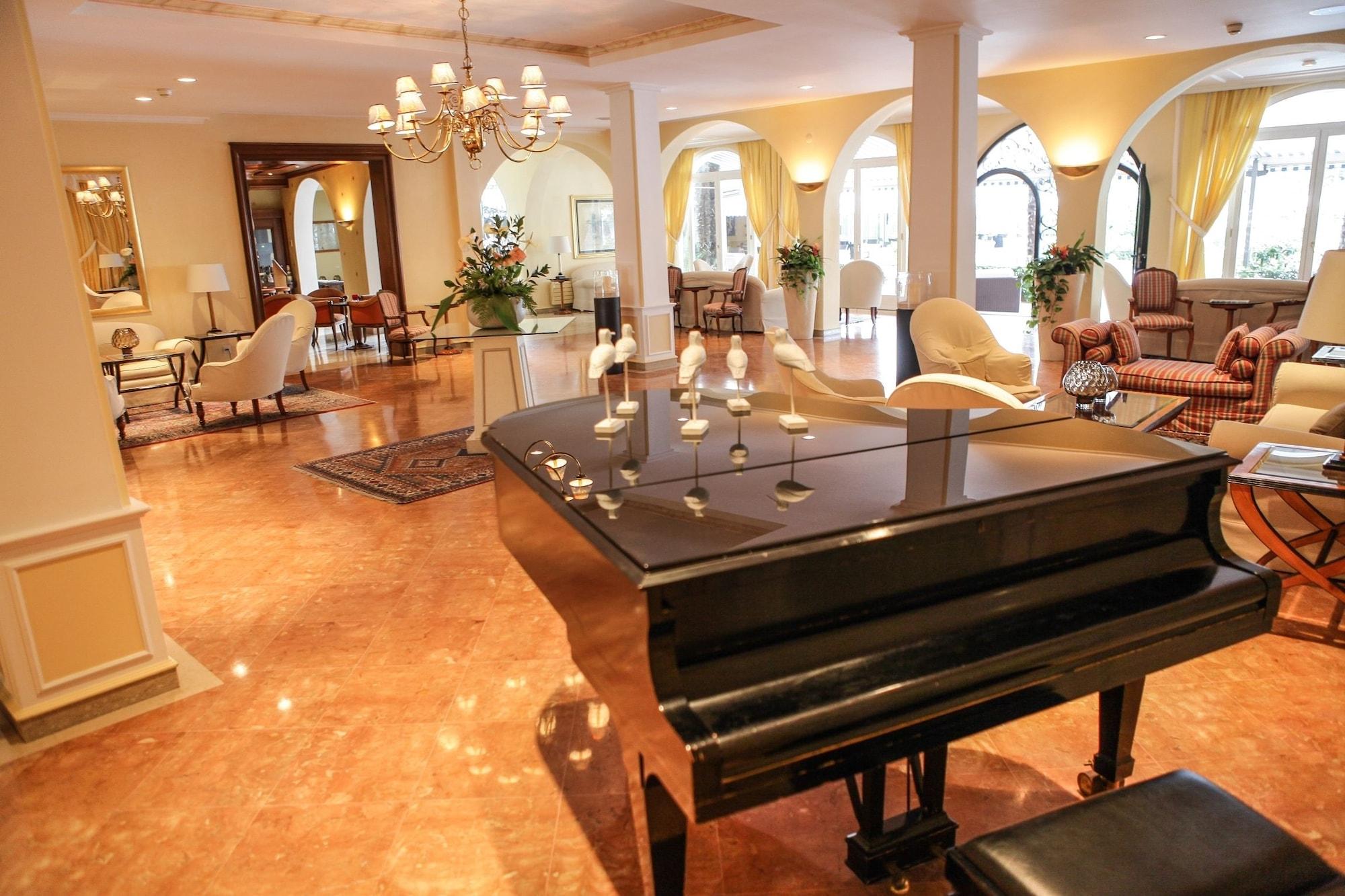 Vista Lobby Delta Resort Apartments