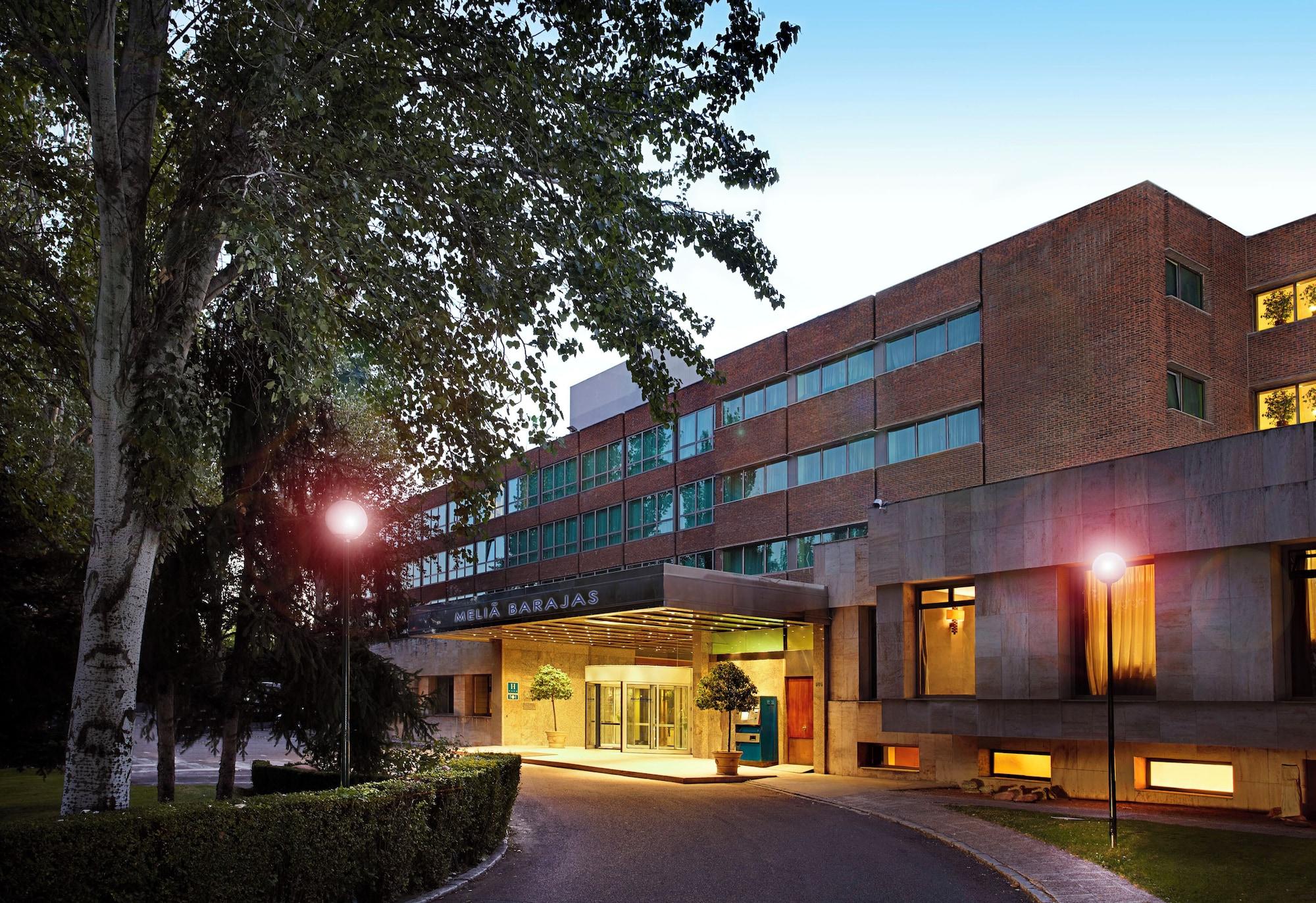 Vista Exterior Melia Barajas
