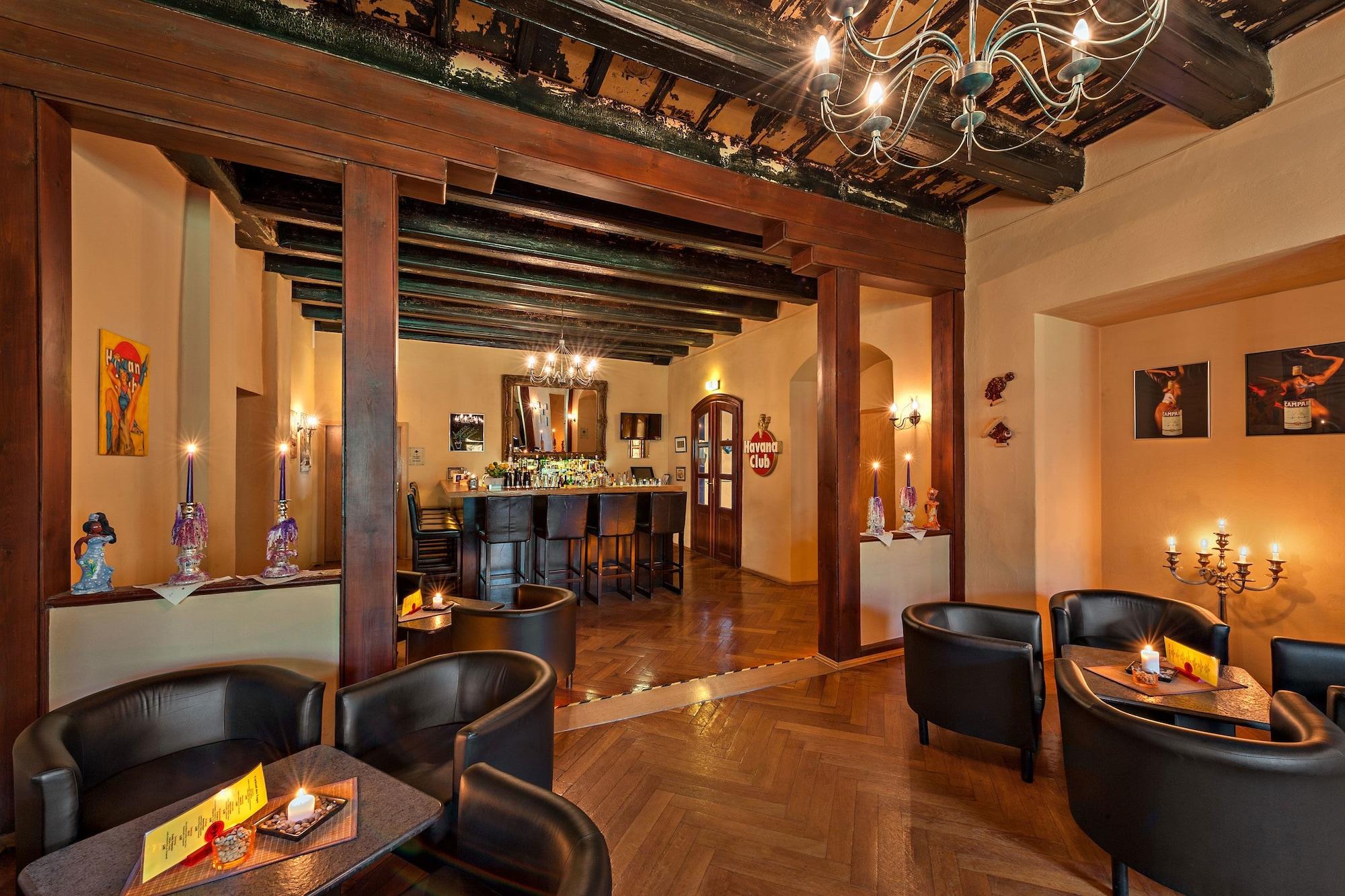 Bar/Salón Schlosshotel Althörnitz