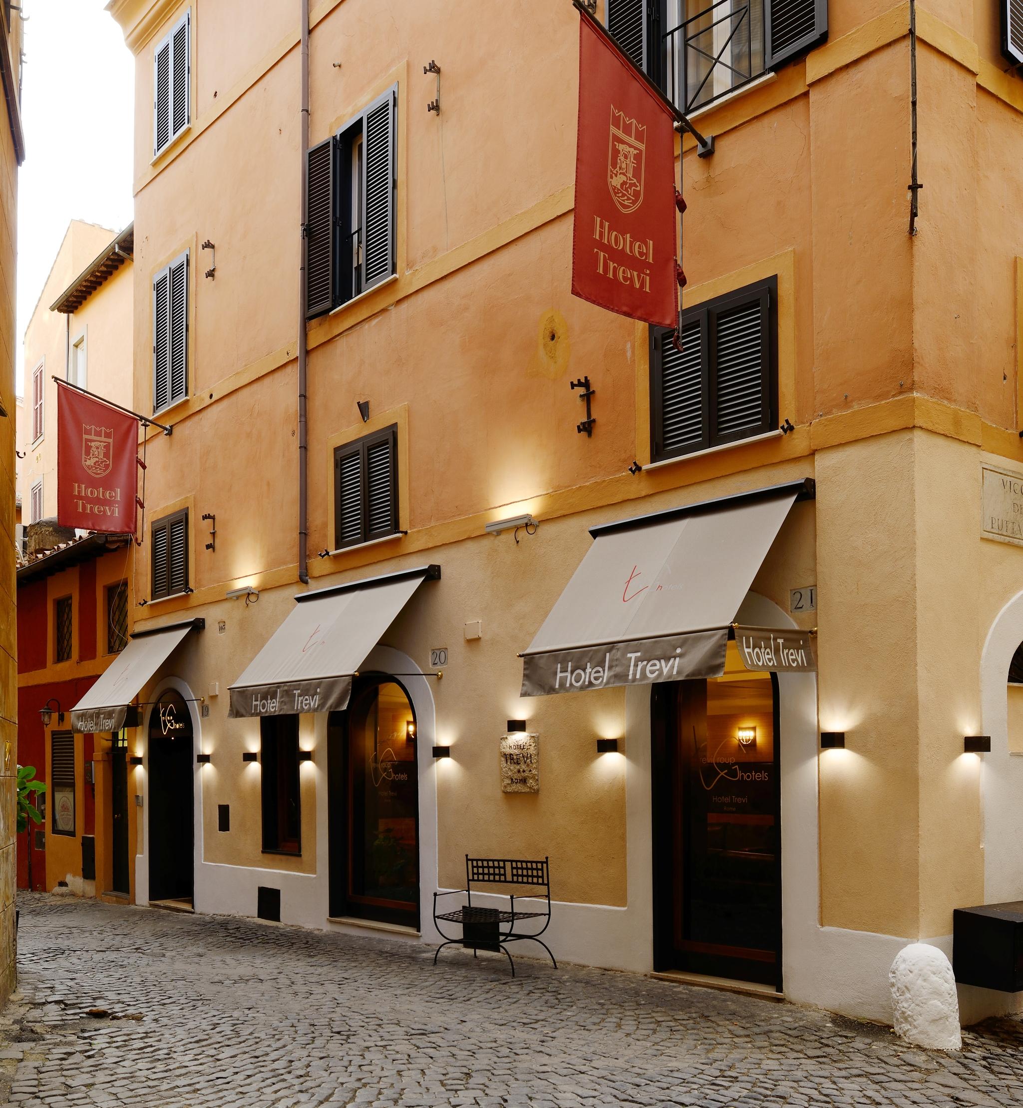 Vista Exterior Hotel Trevi