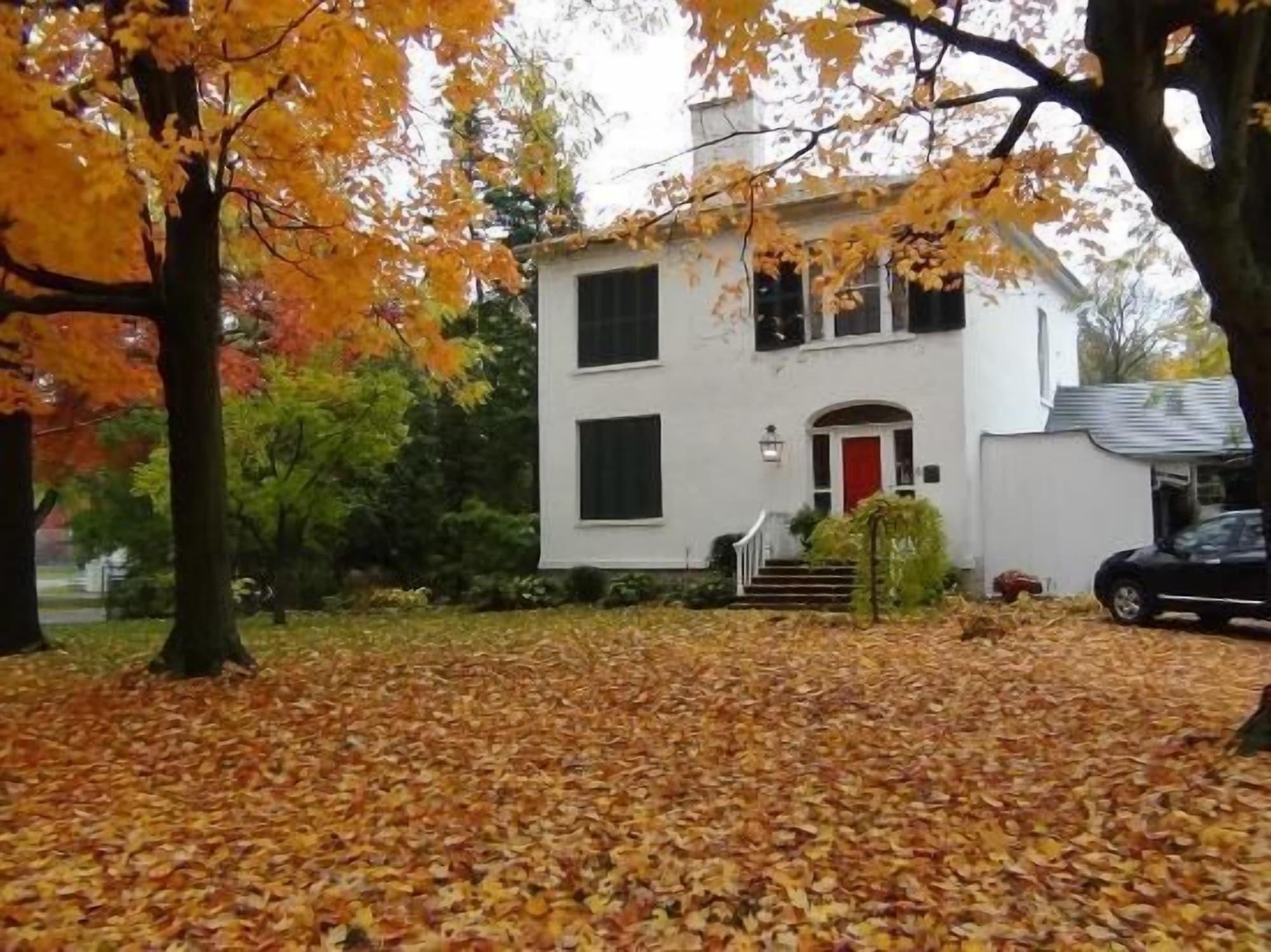 Varios Historic Lyons House