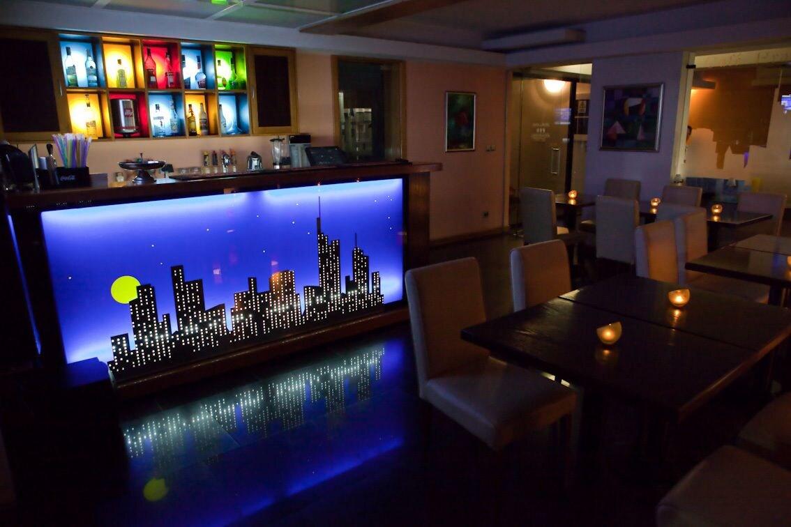 Bar/Salón Tania-Frankfurt