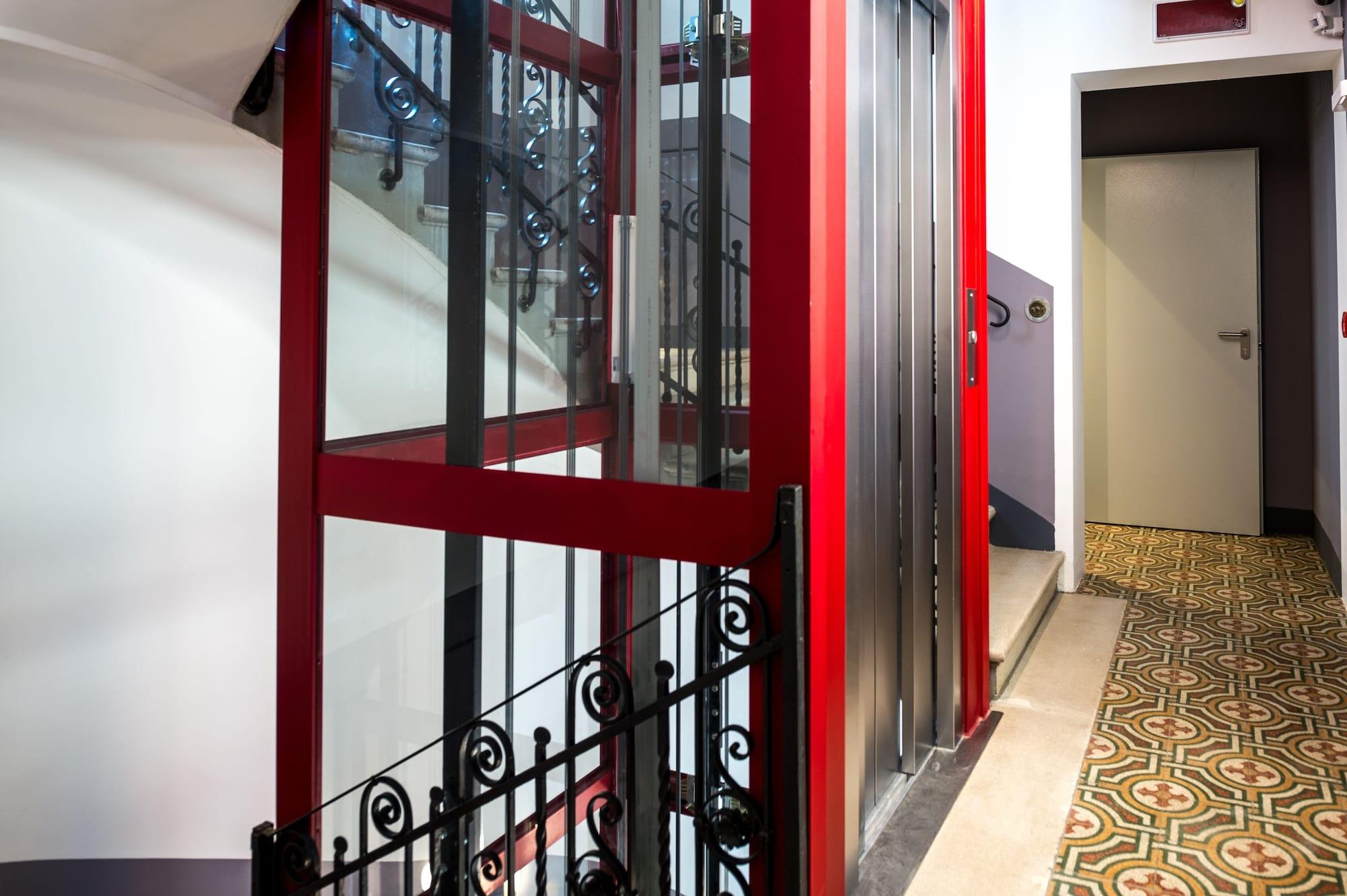 Vista Lobby Almarossa