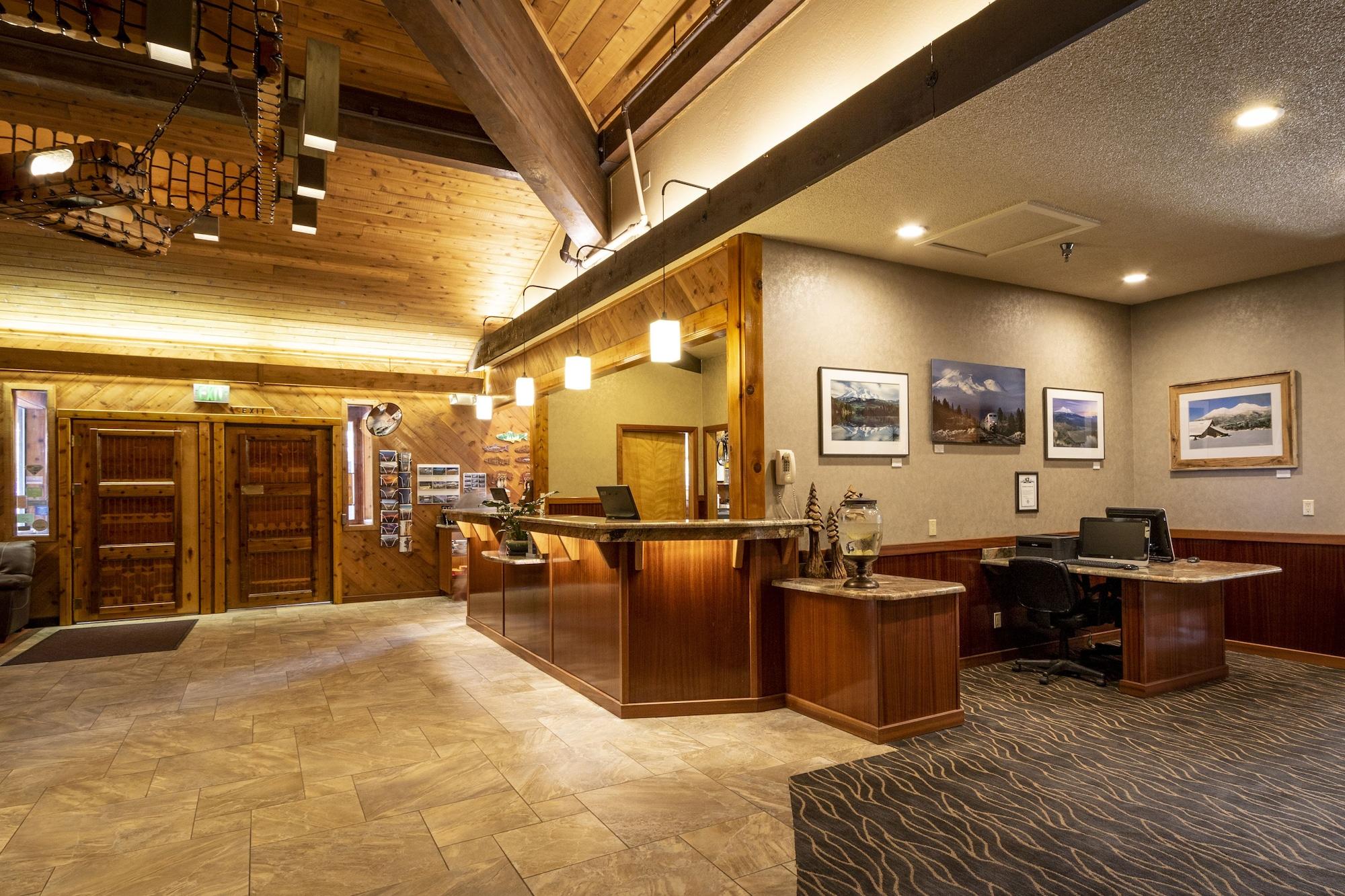 Vista Lobby Best Western Plus Tree House