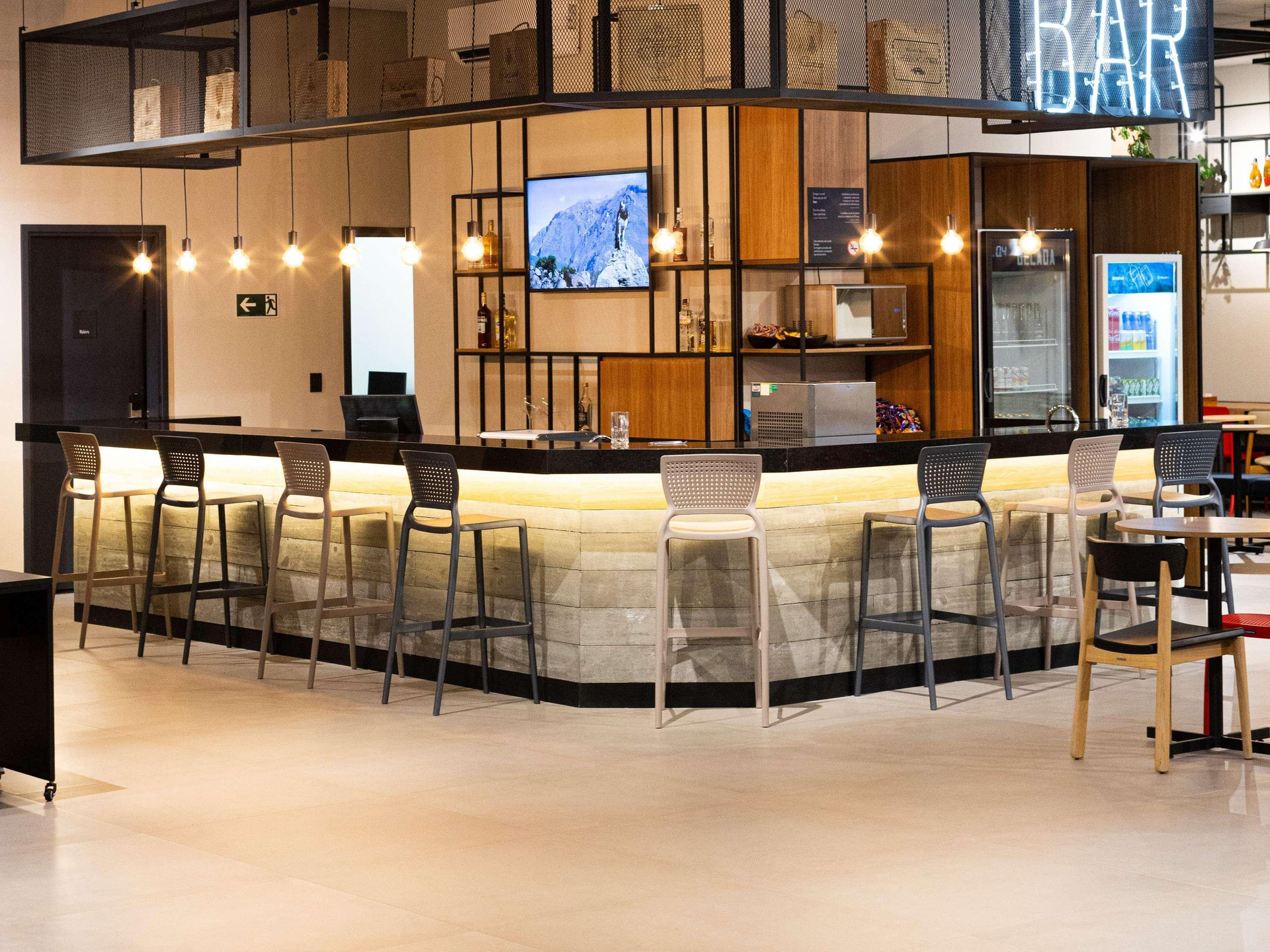 Bar/Salón Ibis Barra do Garças