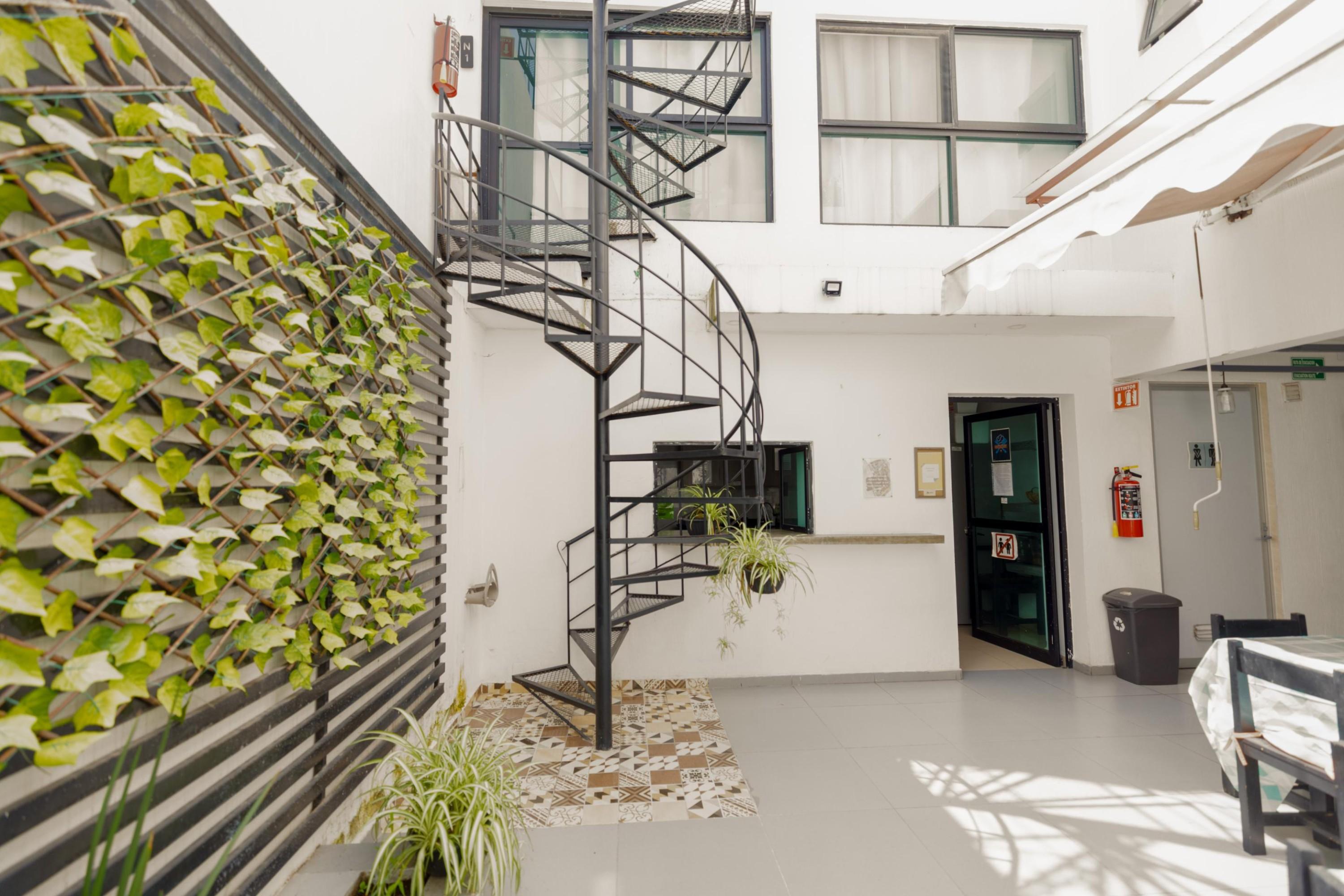 Vista Exterior Capital O Tu Estancia Guadalajara