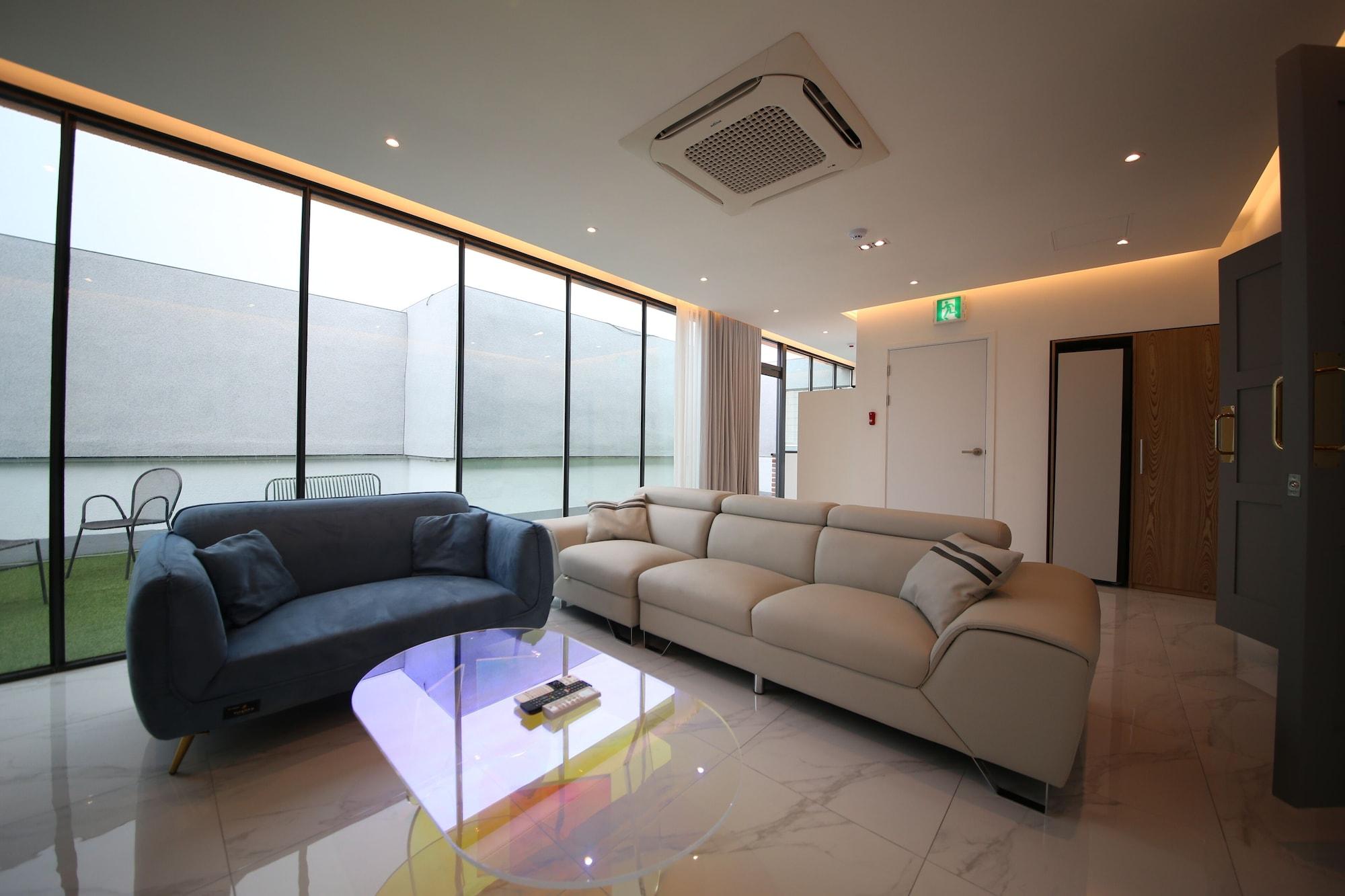 Varios Vantt Hotel