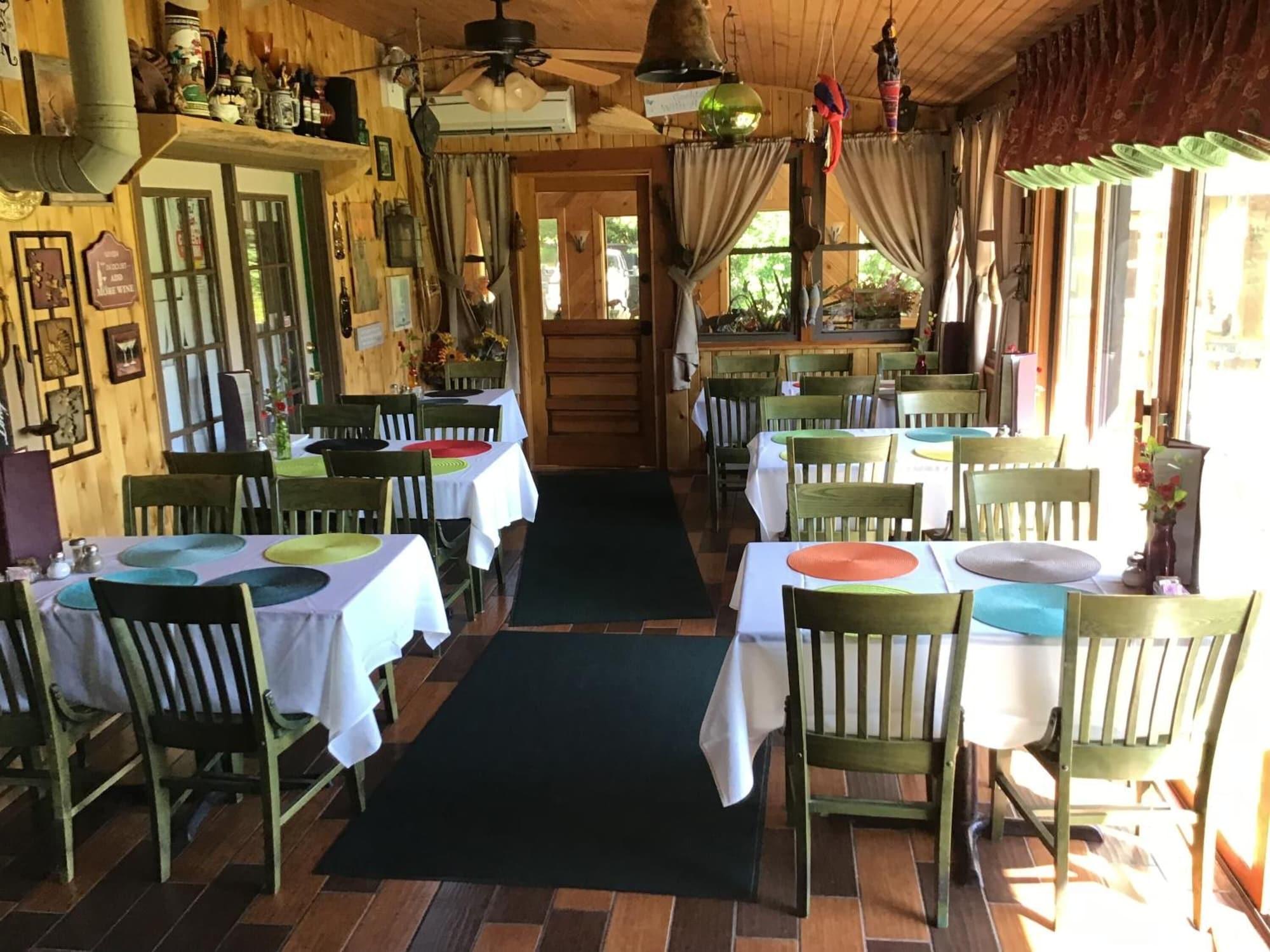Restaurant The Halfway House Motel