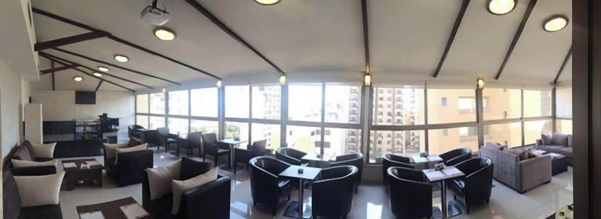 Restaurant Bliss 3000 Furnished Studios