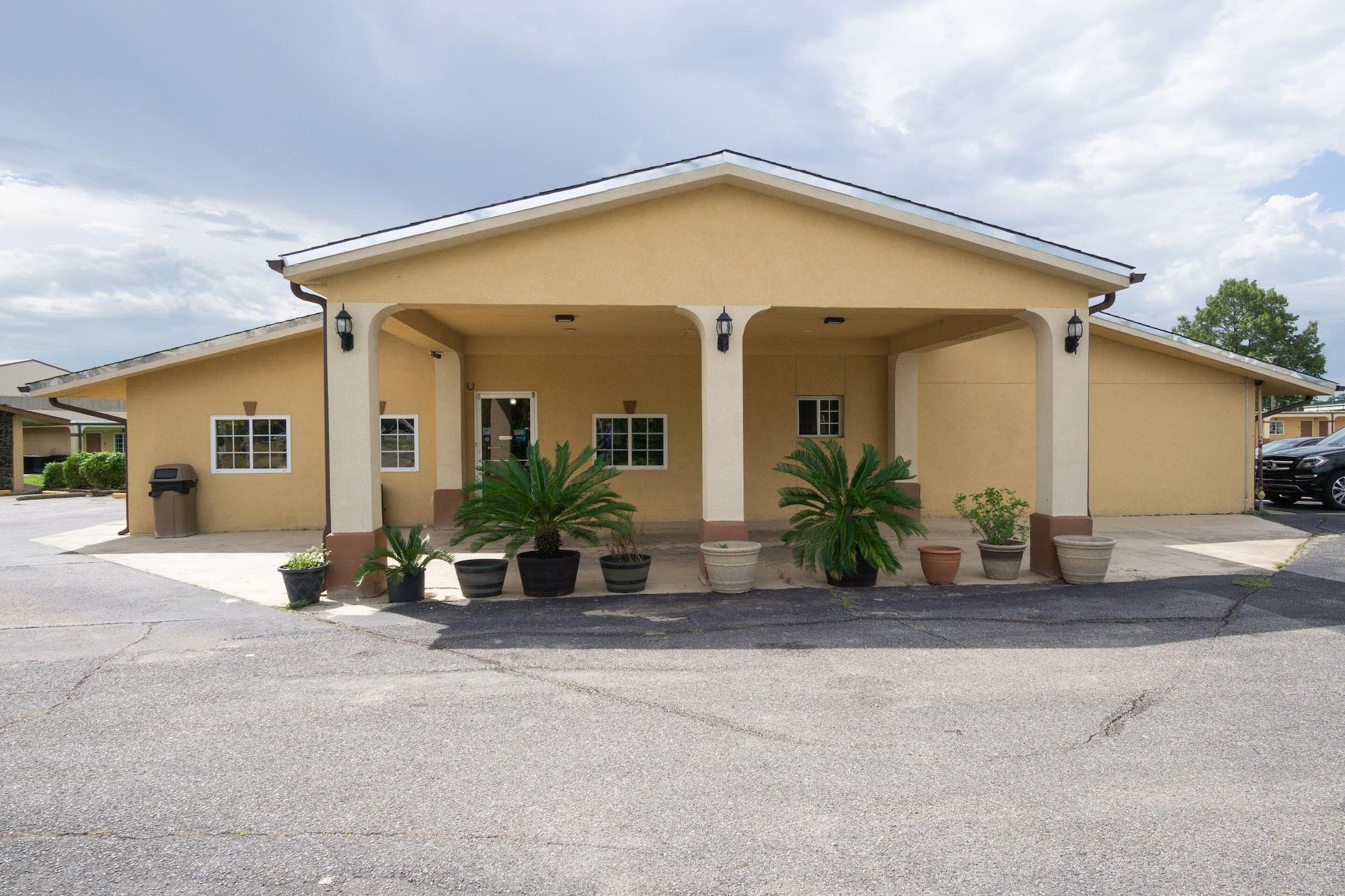 Vista Exterior Woodridge Inn and Suites