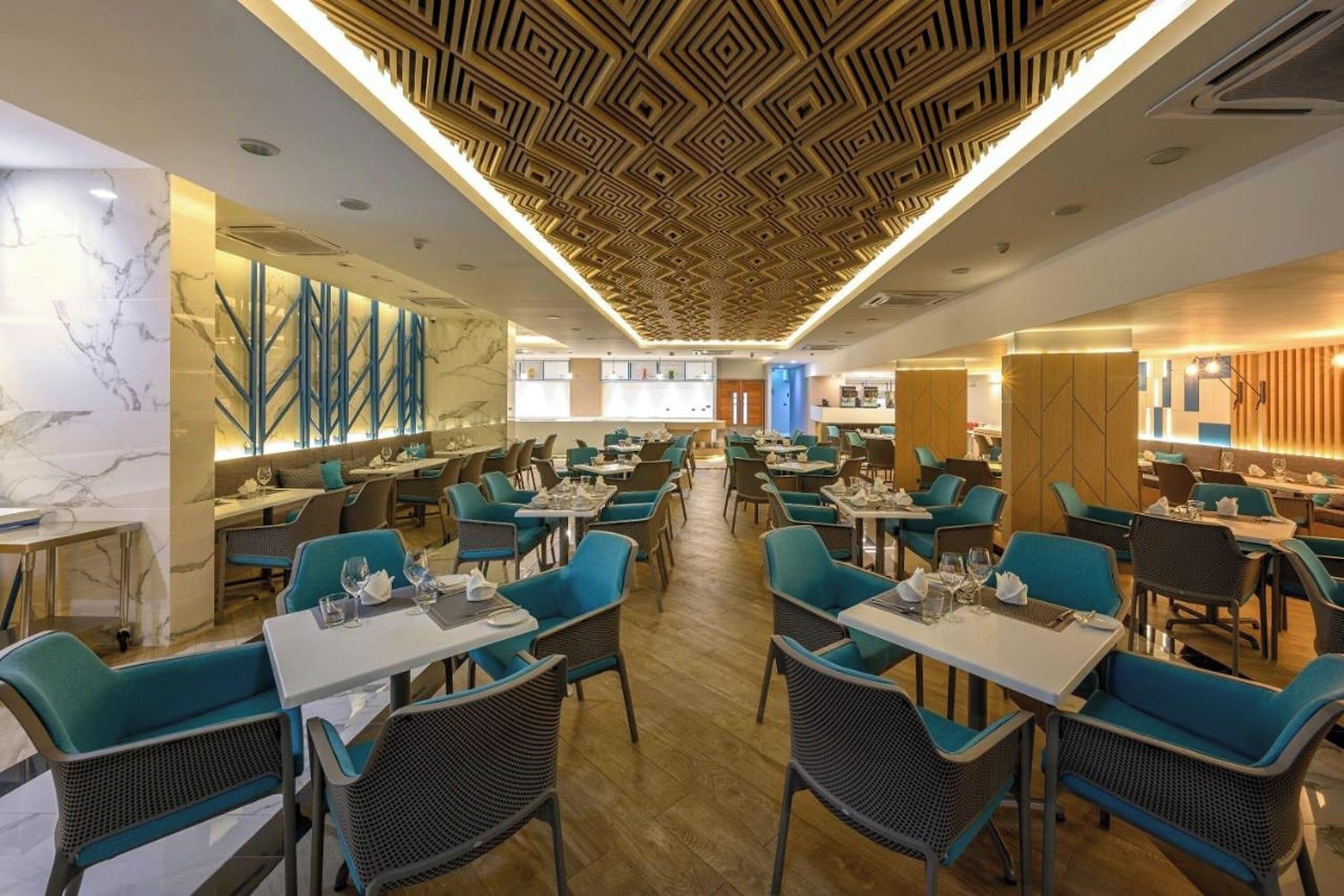 Restaurant The Beachfront Hotel Phuket