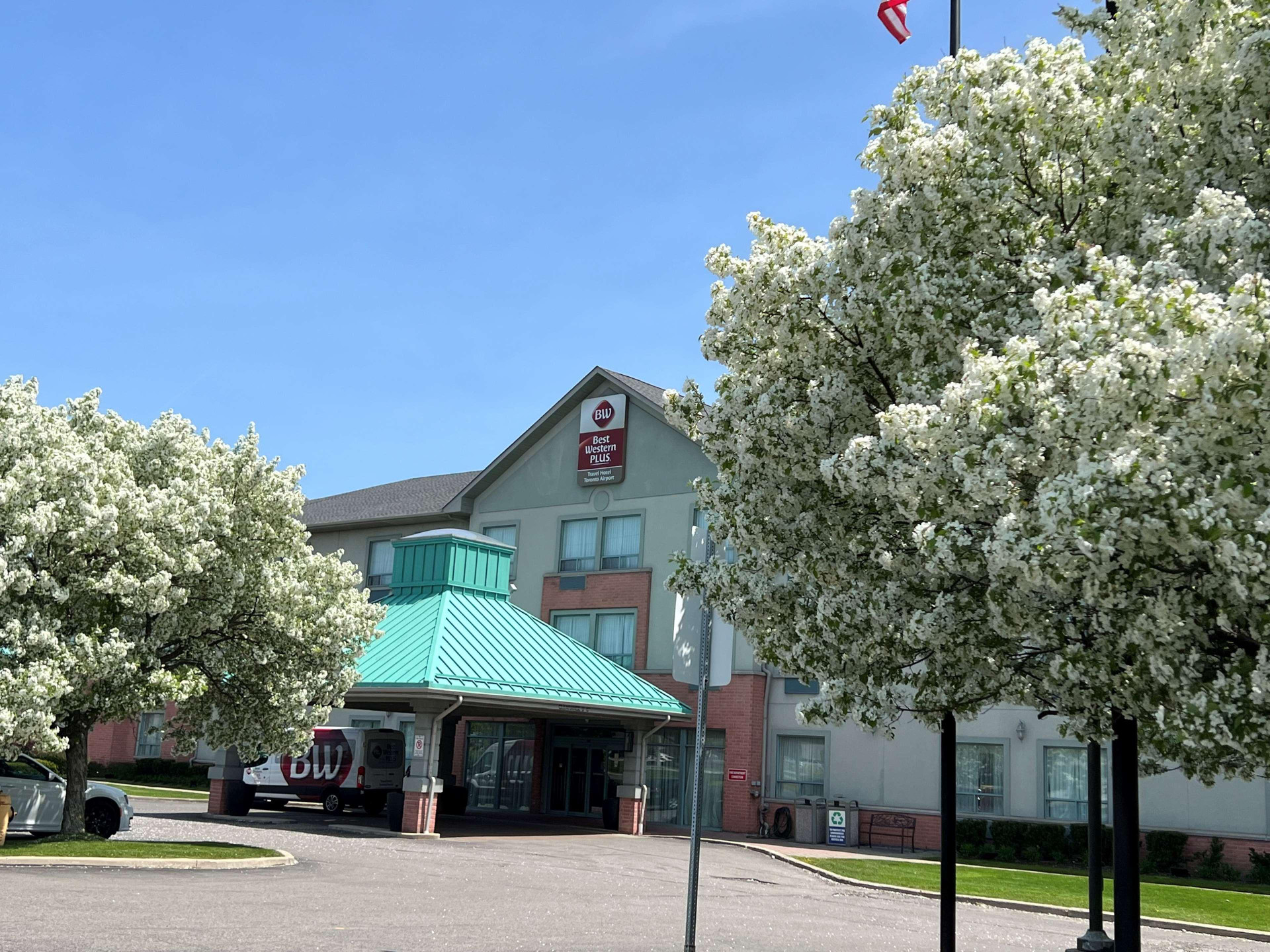 Vista Exterior Best Western Plus Travel Hotel Toronto Airport