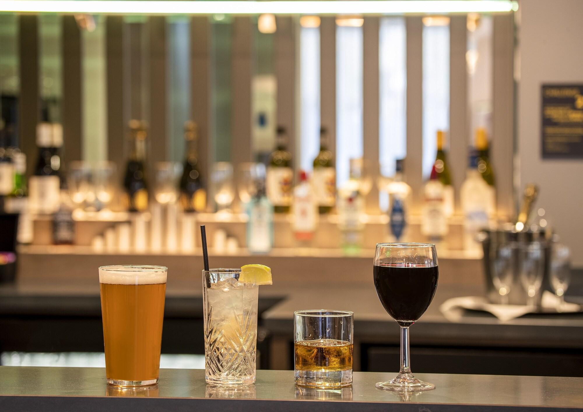 Bar/Salón Hampton by Hilton London City