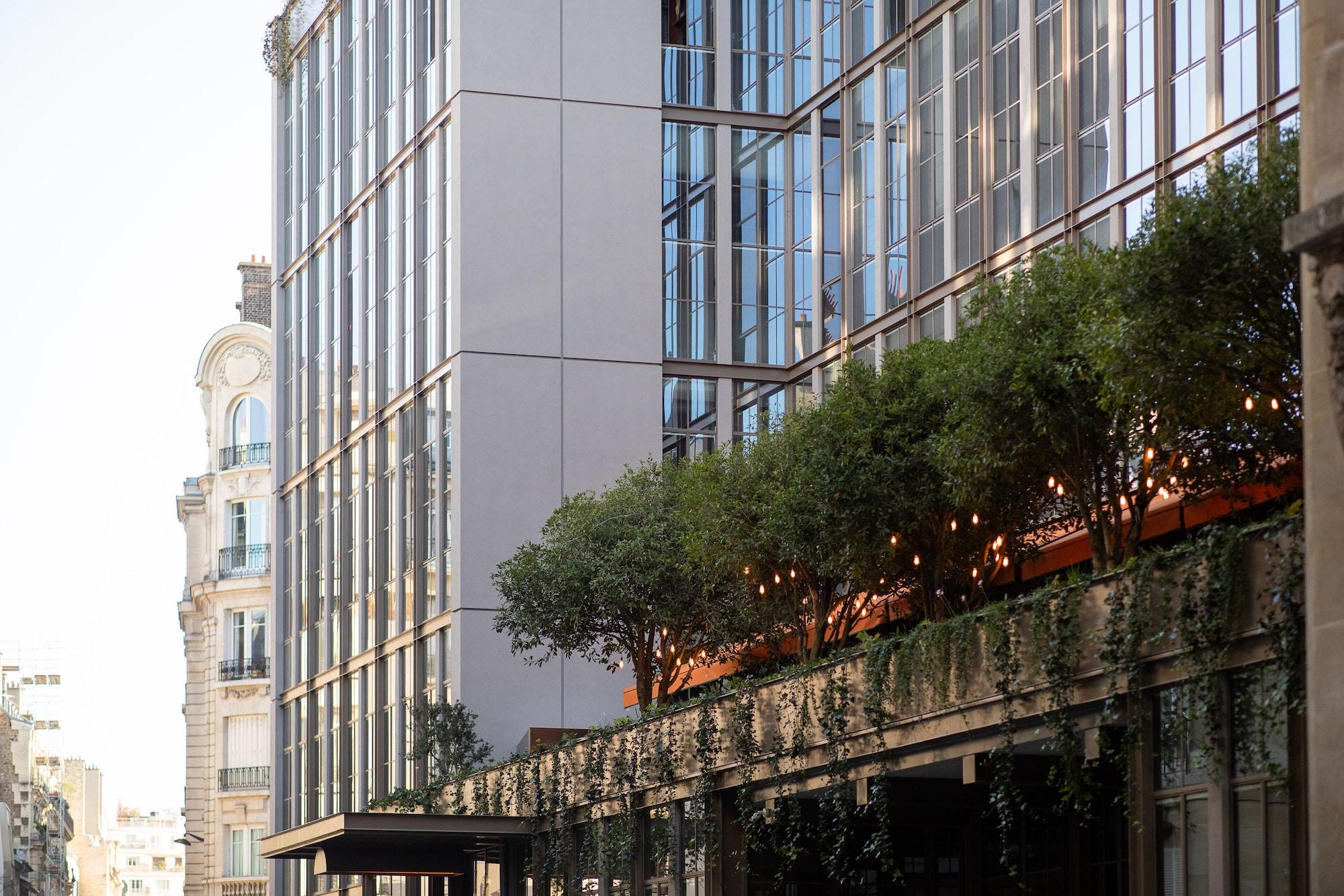 Vista Exterior Brach Paris - Evok Collection