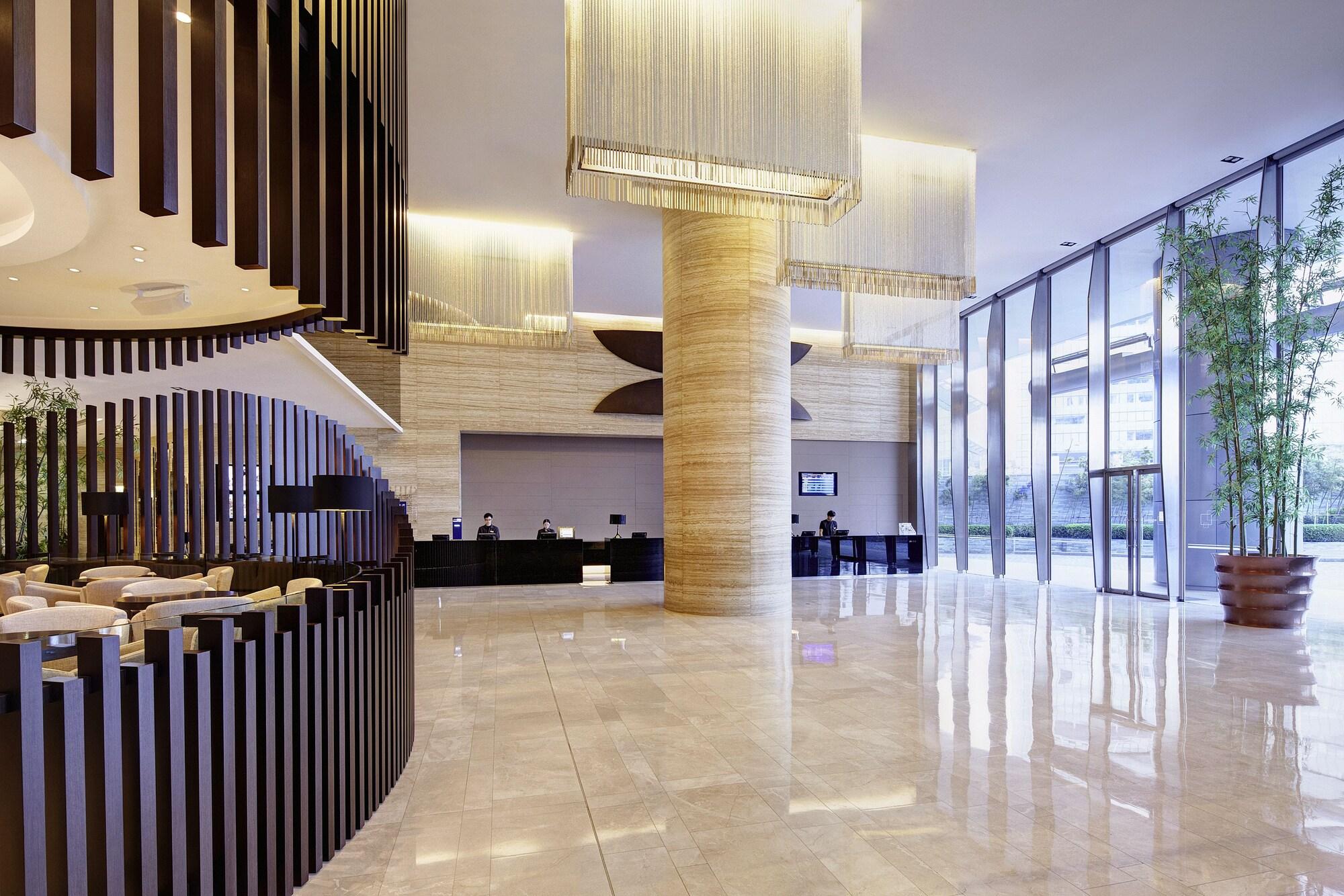 Vista Lobby Novotel Citygate Hong Kong