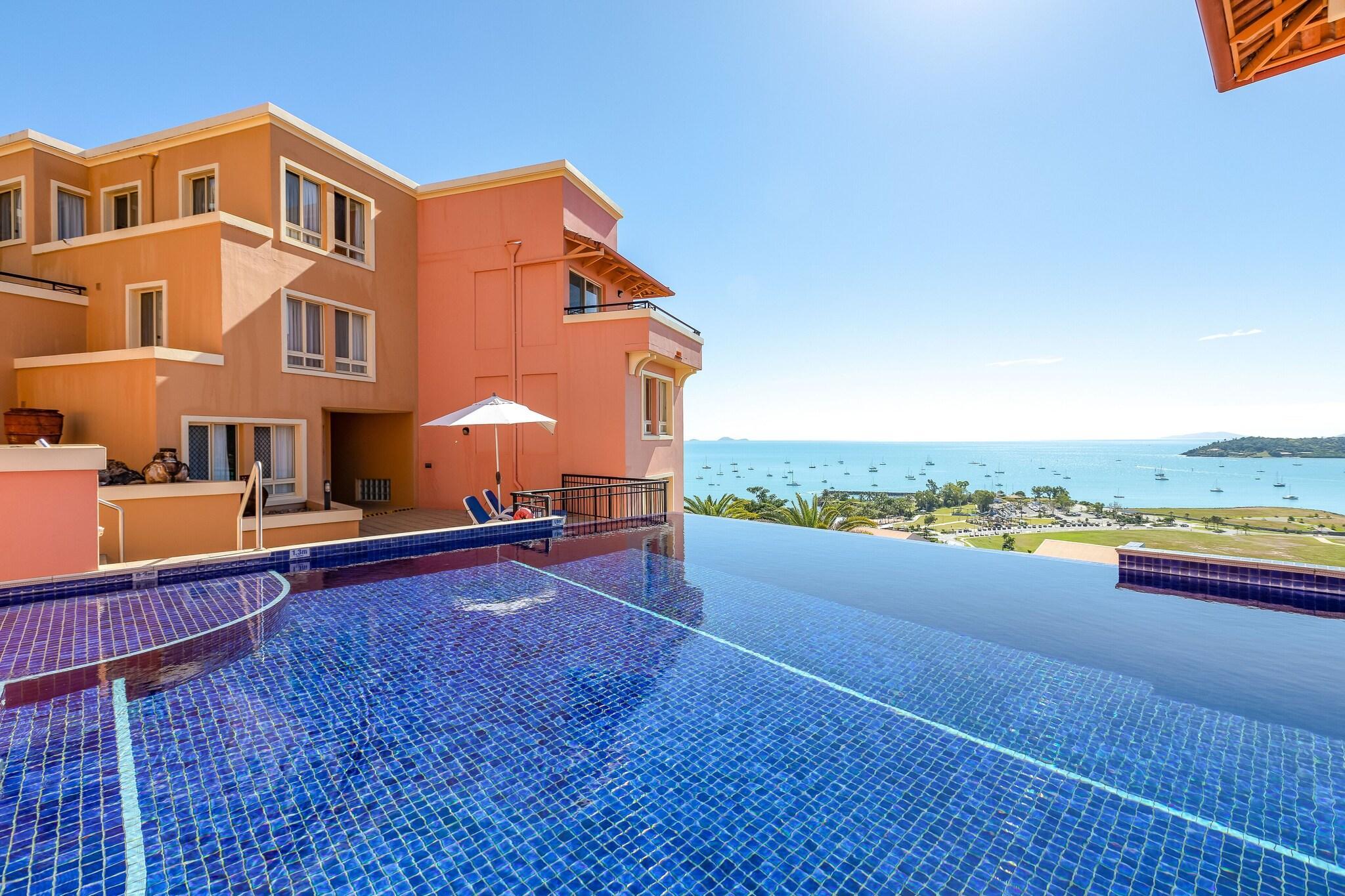 Vista Piscina Martinique Whitsunday