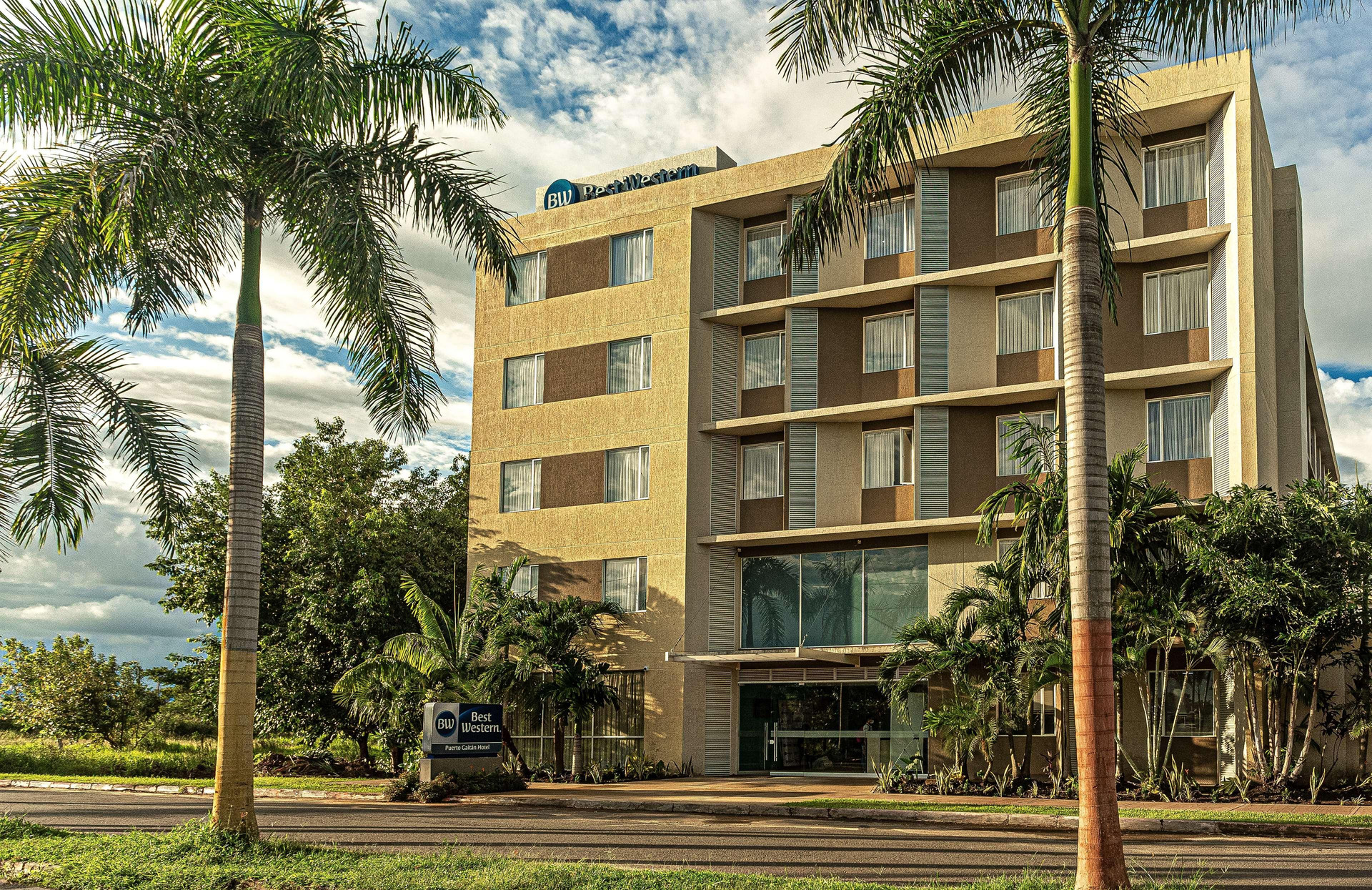 Vista Exterior Best Western Puerto Gaitan Hotel