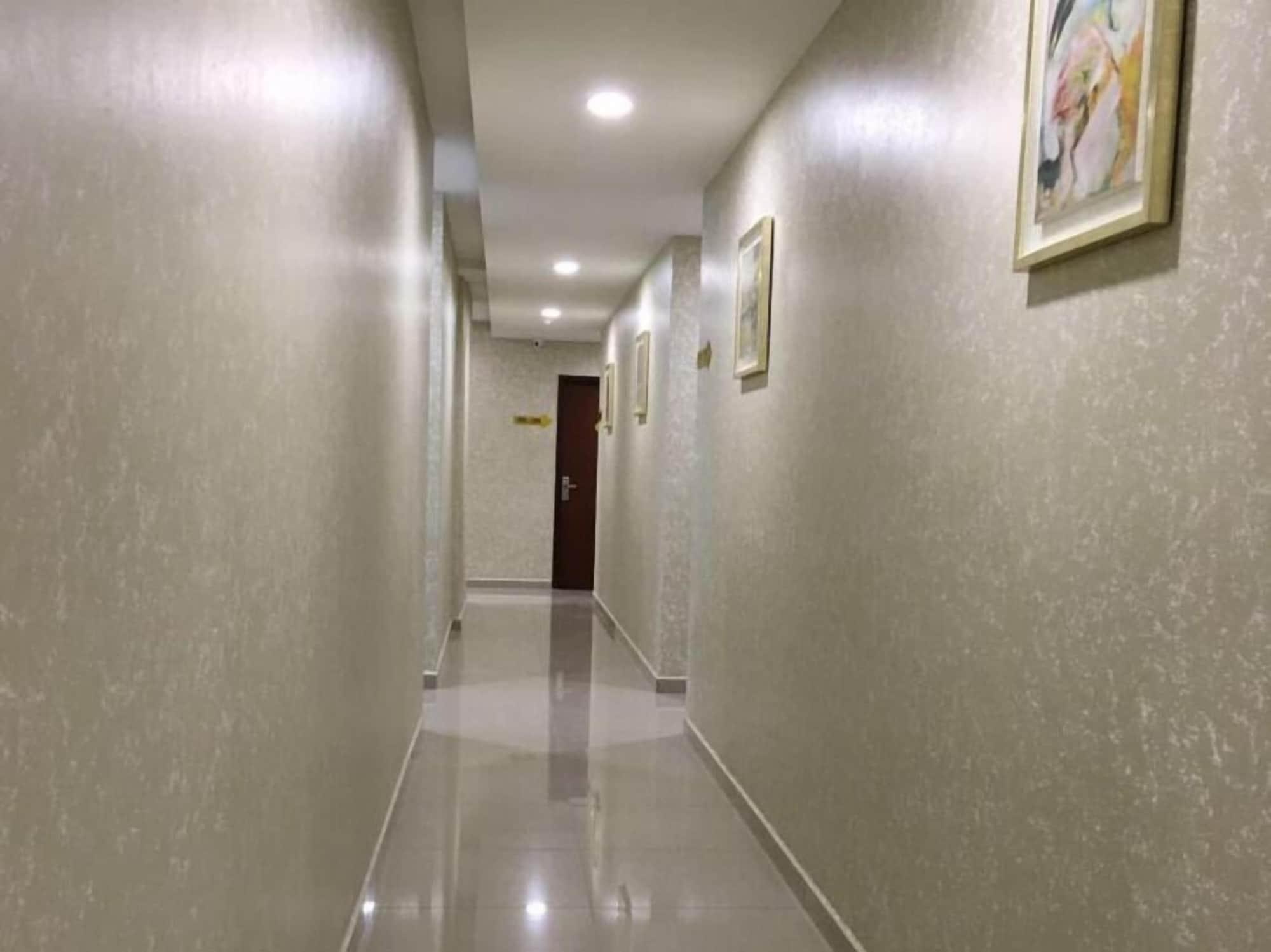 Varios Global Inn Hotel