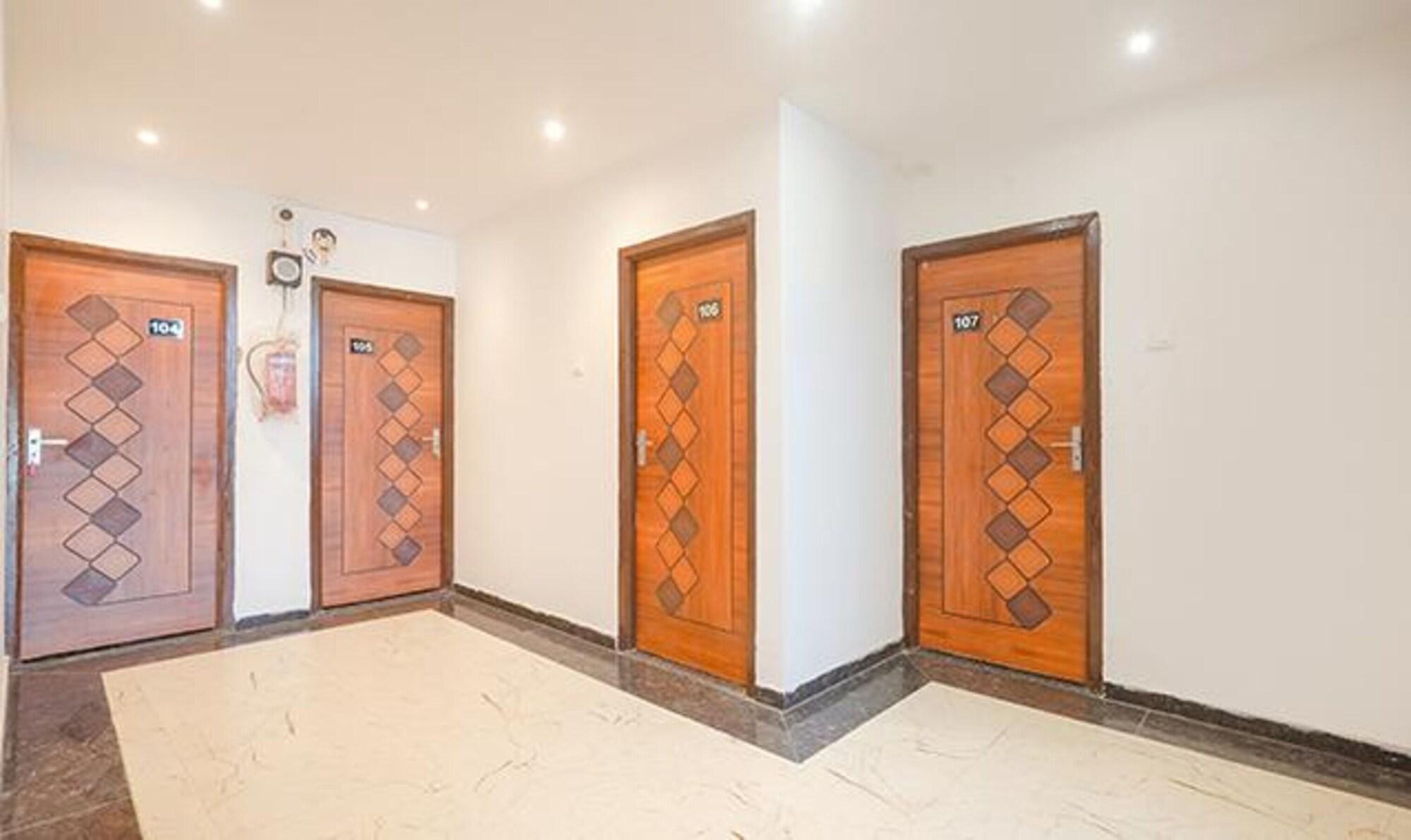 Vista Lobby Fabhotel Midnight Inn