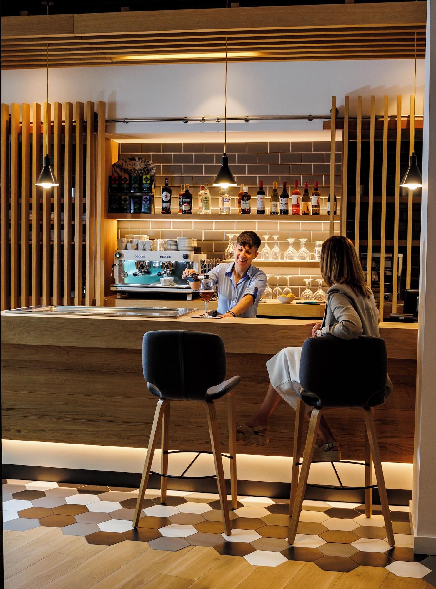 Bar/Salón Holiday Inn Express Logrono Rioja by IHG