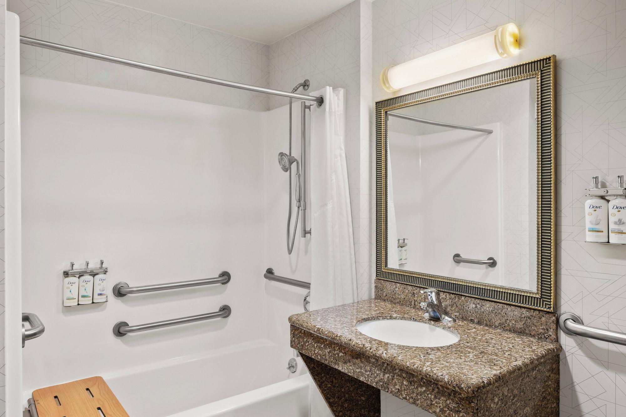 Set de Habitación Holiday Inn Express & Suites New Buffalo by IHG
