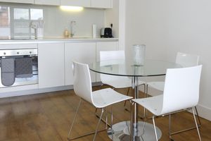 Alquiler Temporario - Luxury 2-bed Flat, Parking Near Tube and Emirates