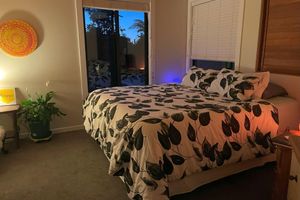 Alquiler Vacacional - Seaside Sanctuary, is a modern home is just 100 steps from the Beach