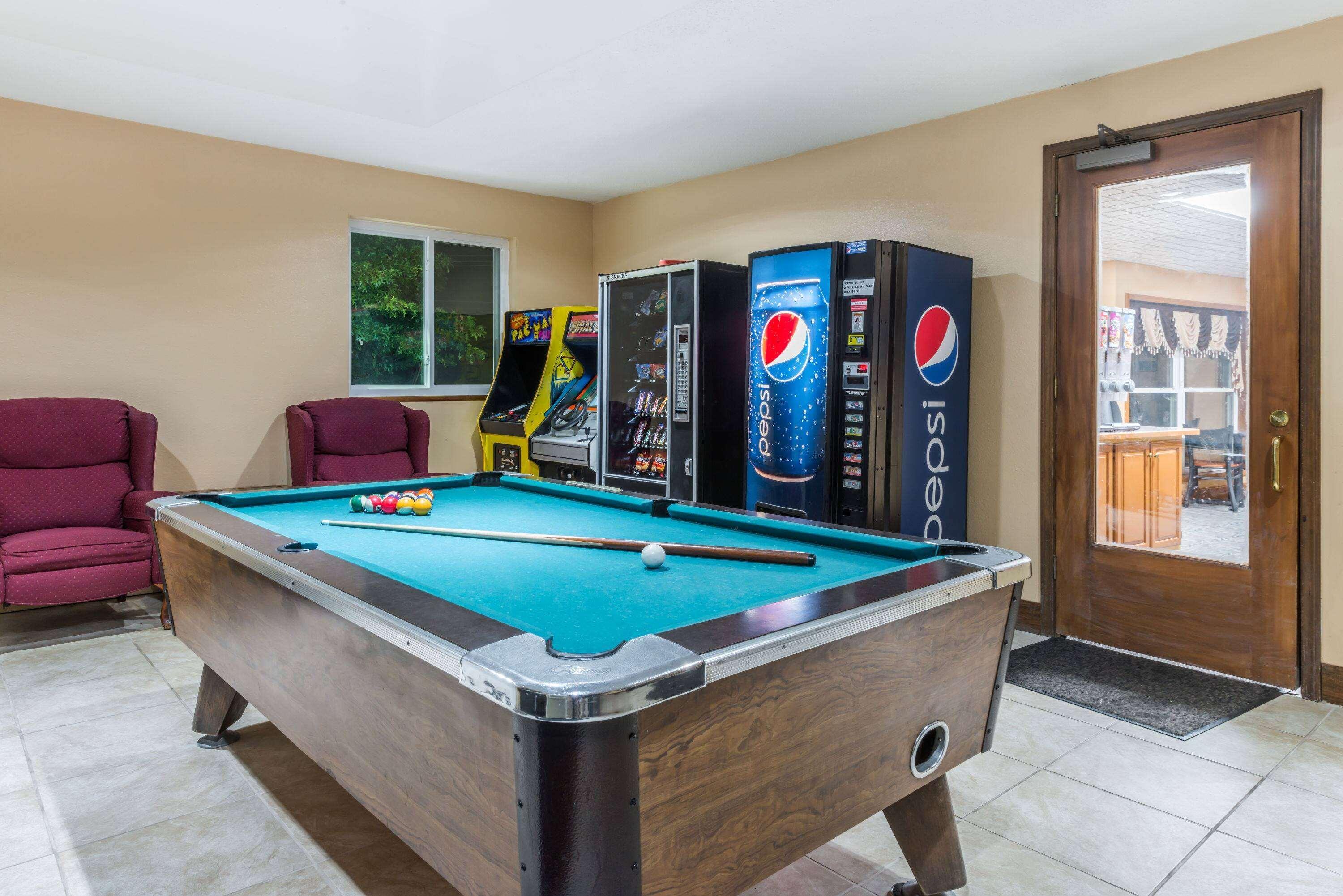 Instalaciones Recreativas Super 8 by Wyndham Higginsville