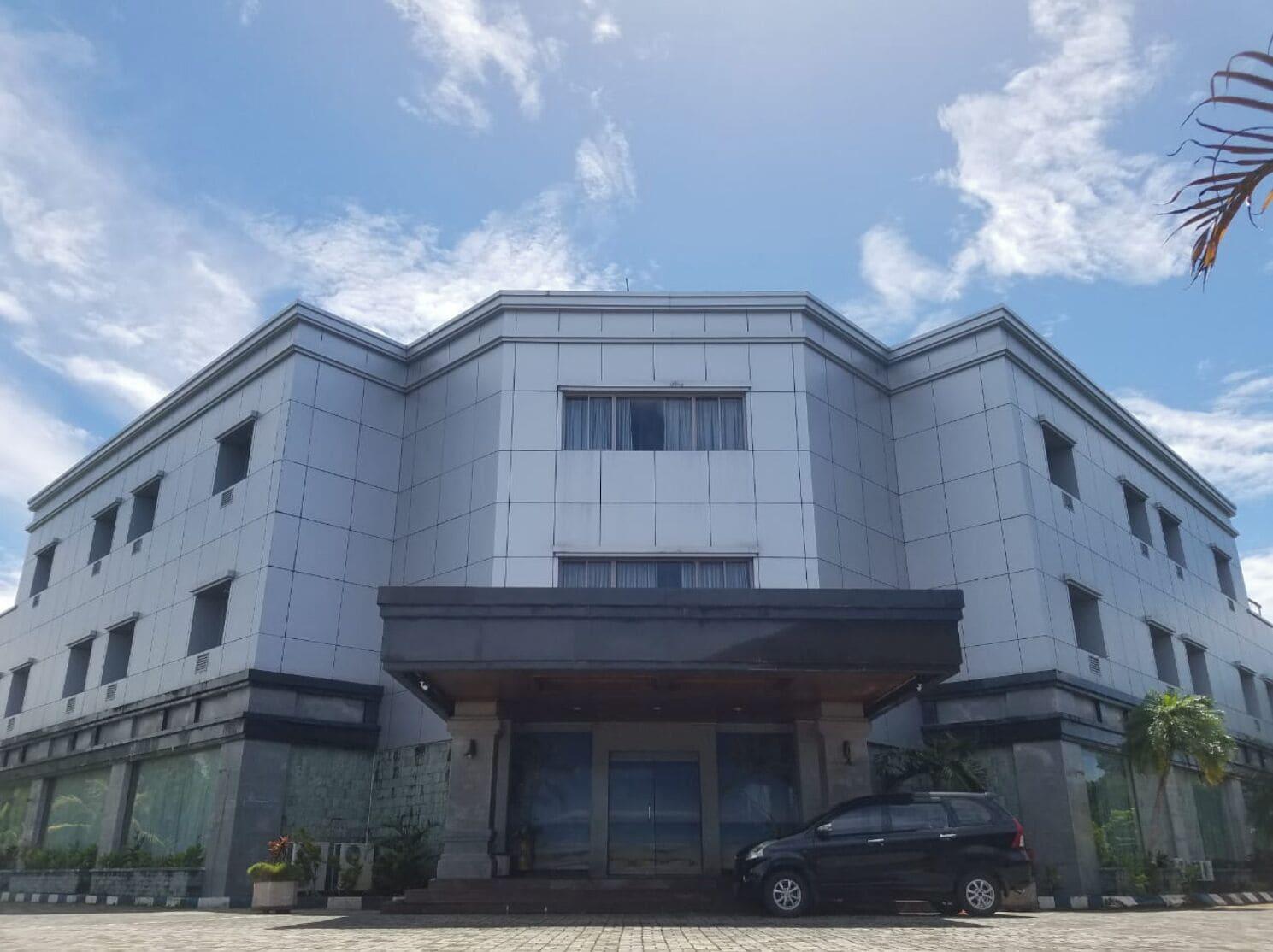 Vista Exterior Nirmala Beach Hotel and Resort Biak
