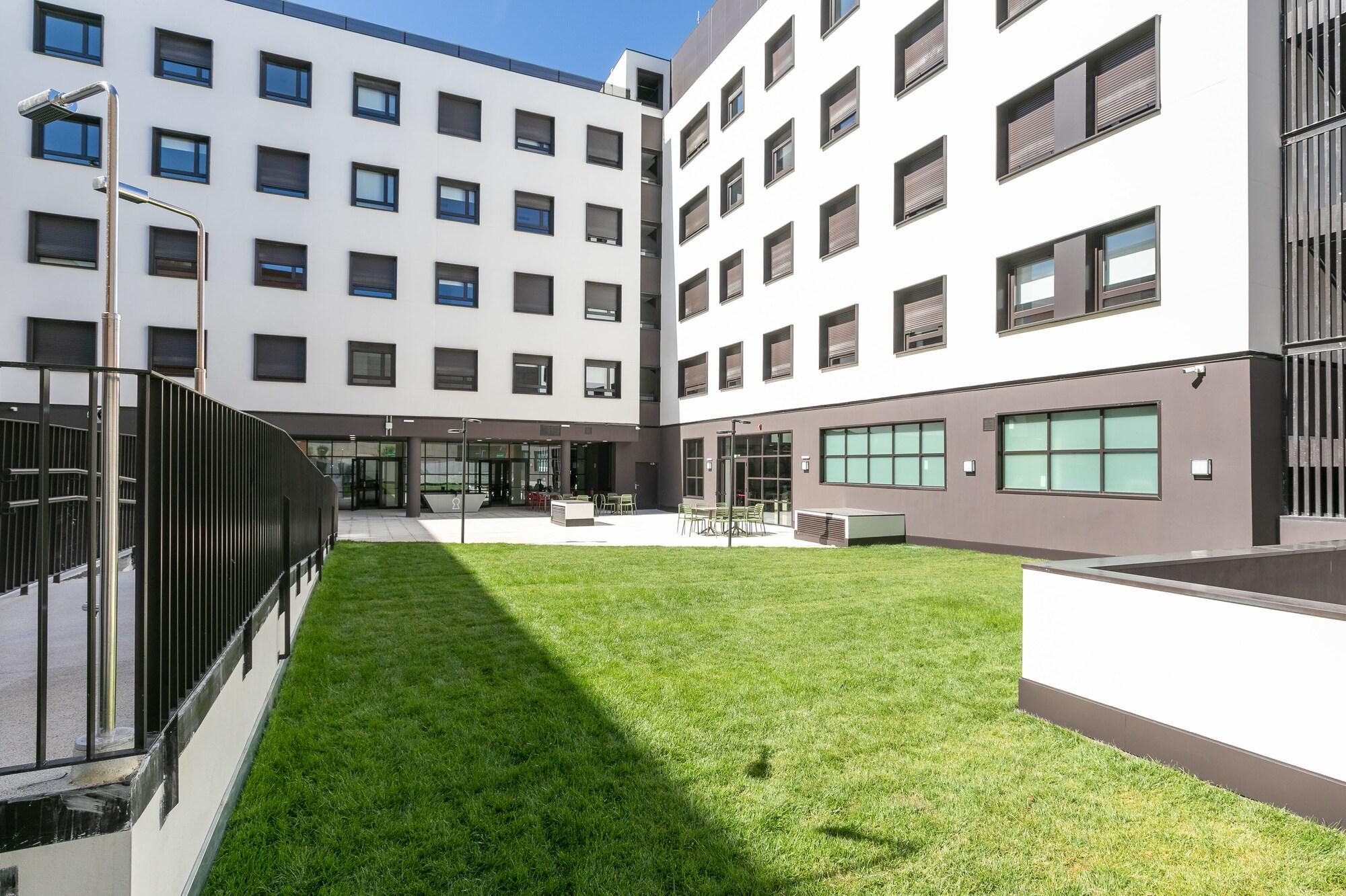 Vista Exterior Micampus Manuel Tovar 6